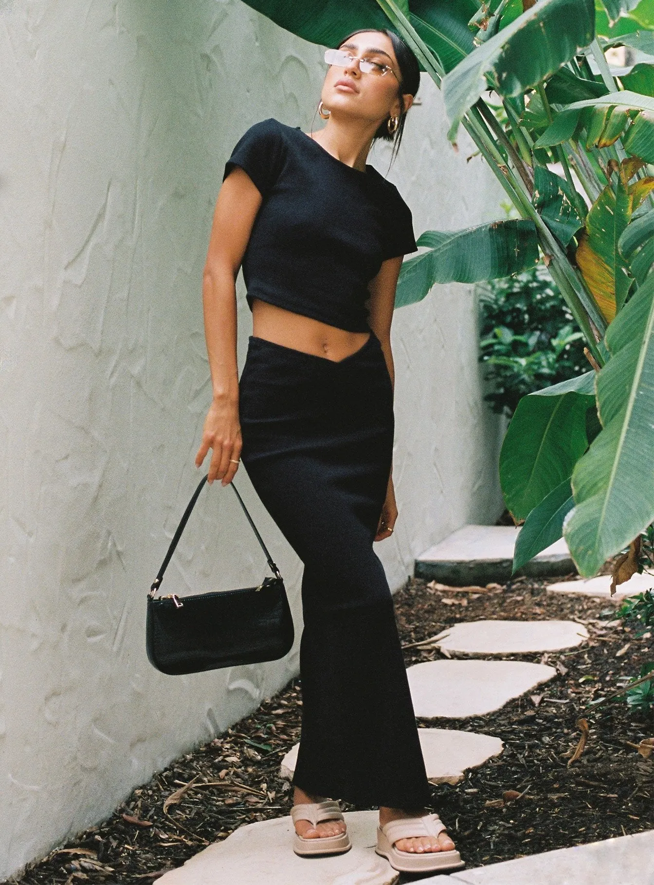 Asymmetrical Cut casual finish Abigail Midi Skirt Black