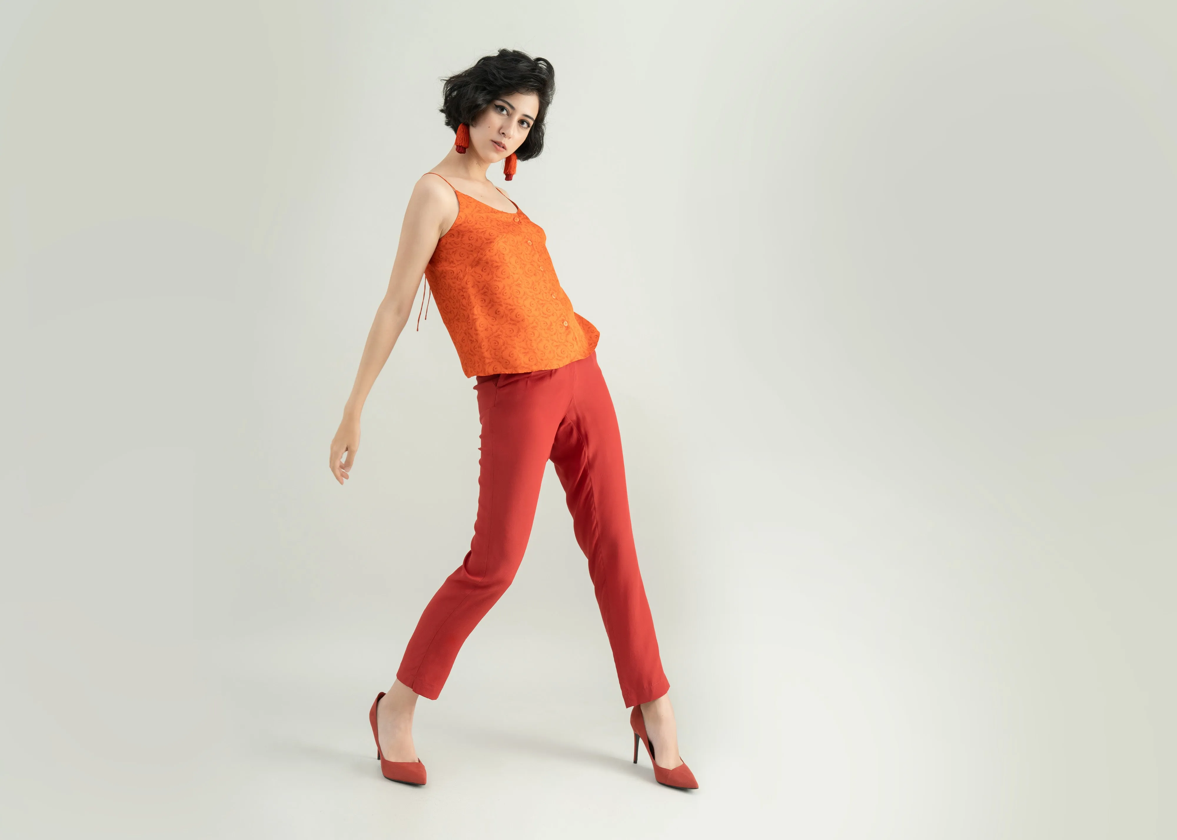 Comfortable Fit Wear LEO - RED SHAN