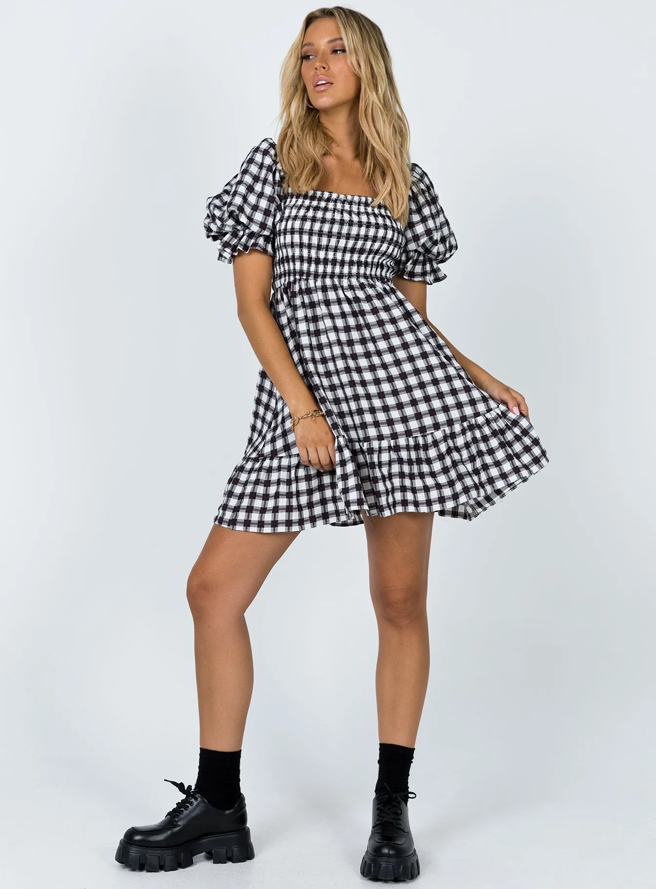 Adelio Mini Dress Black / White Easy Vibe Fresh Look