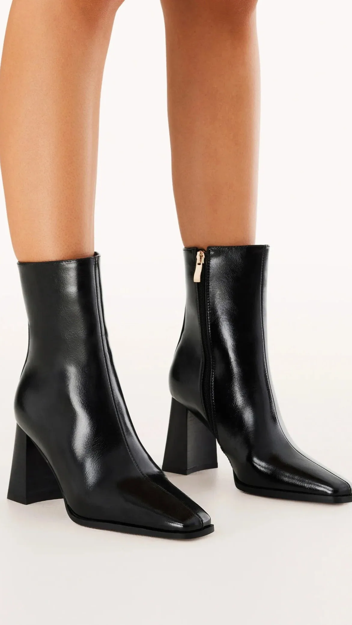 Modern Design Wez Boots - Black Shine