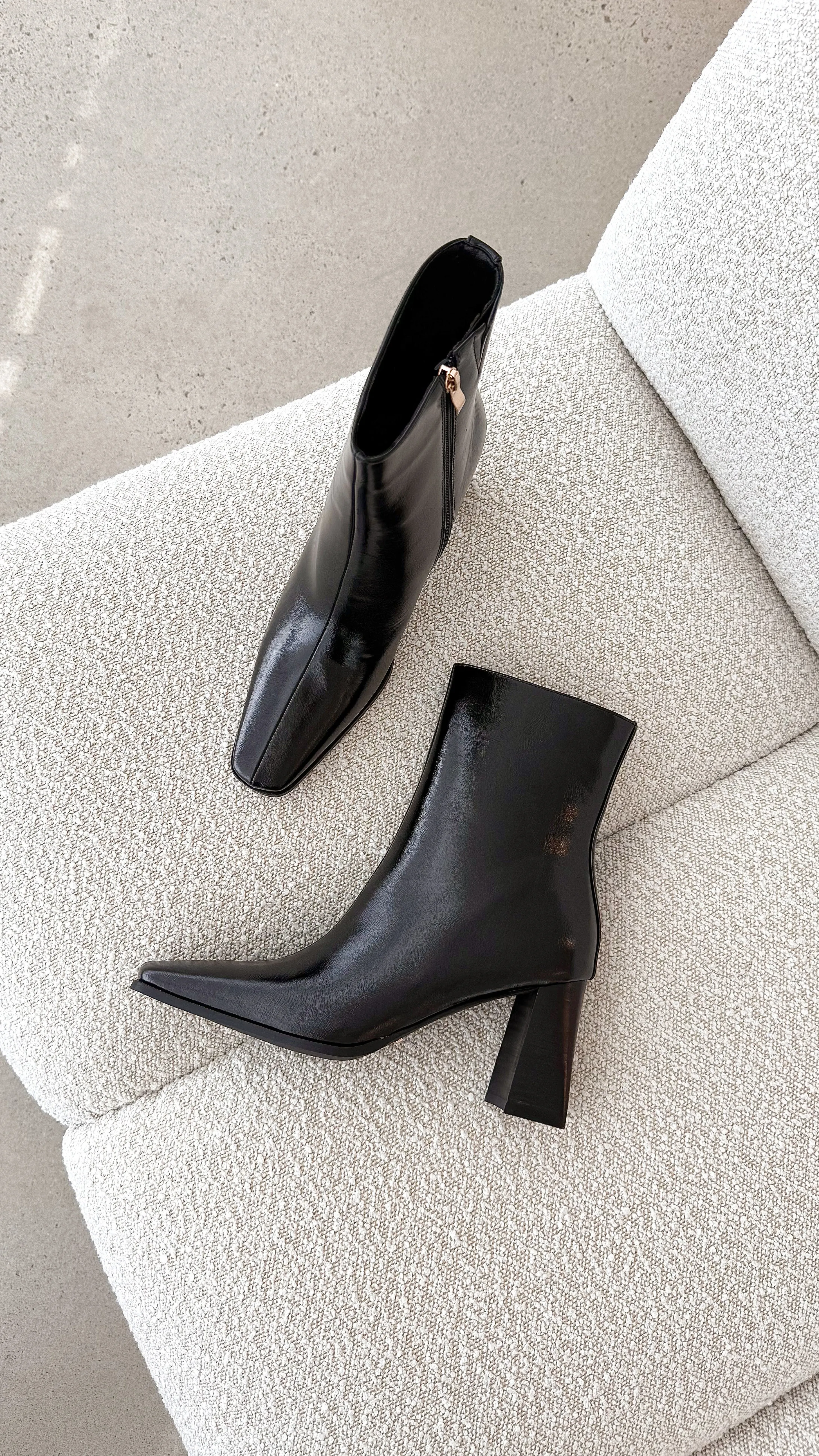 Cushioned High Traction Wez Boots - Black Shine