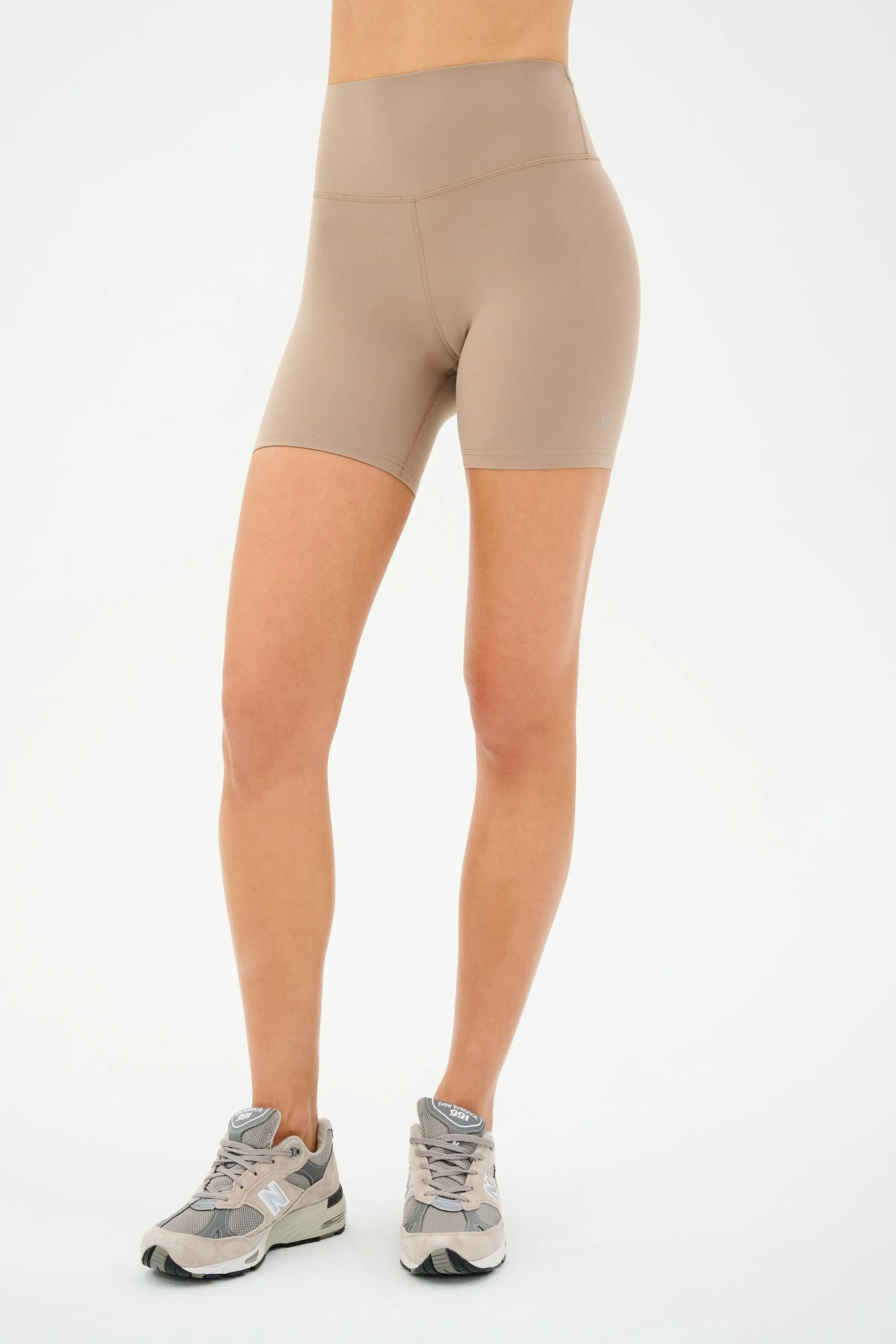 Active Shorts Airweight High Waist Short - Latte