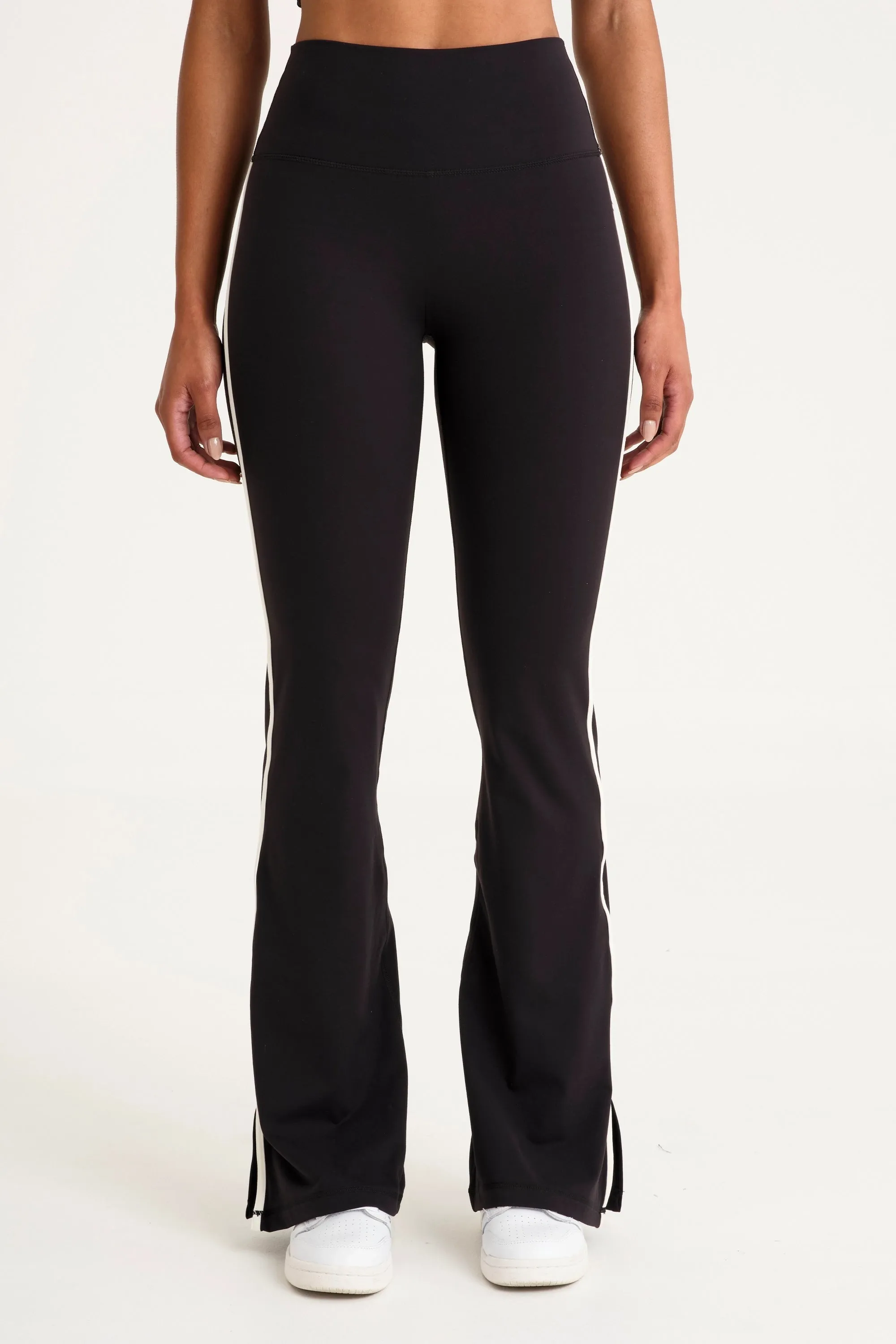 Light Weight ALLFENIX CloudCore Contrast Flared Legging