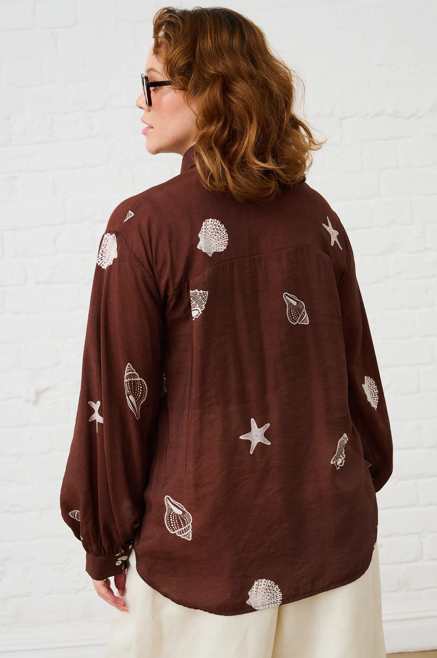 Slim Fit Design Urban Fashion Look Bellow Sleeve Shirt in Choc/Milk Shells