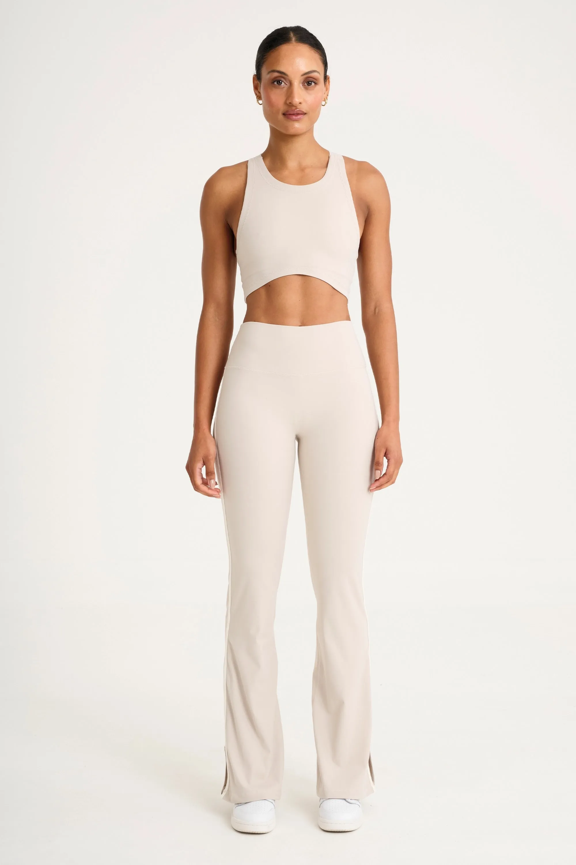 ALLFENIX CloudCore Contrast Flared Legging Flexible Wear City Walk