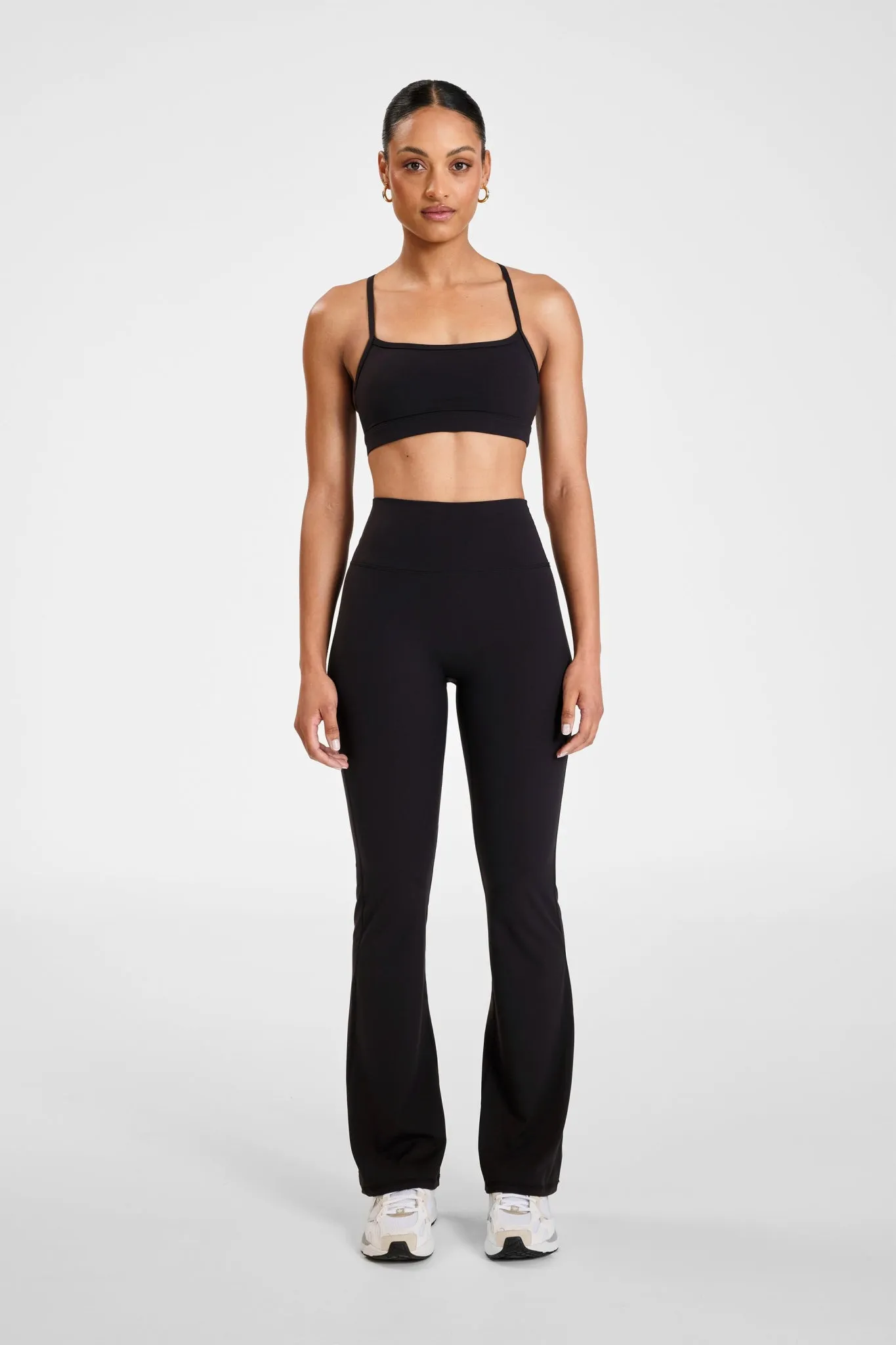 Flexible Waistline Design ALLFENIX CloudCore Flared Legging