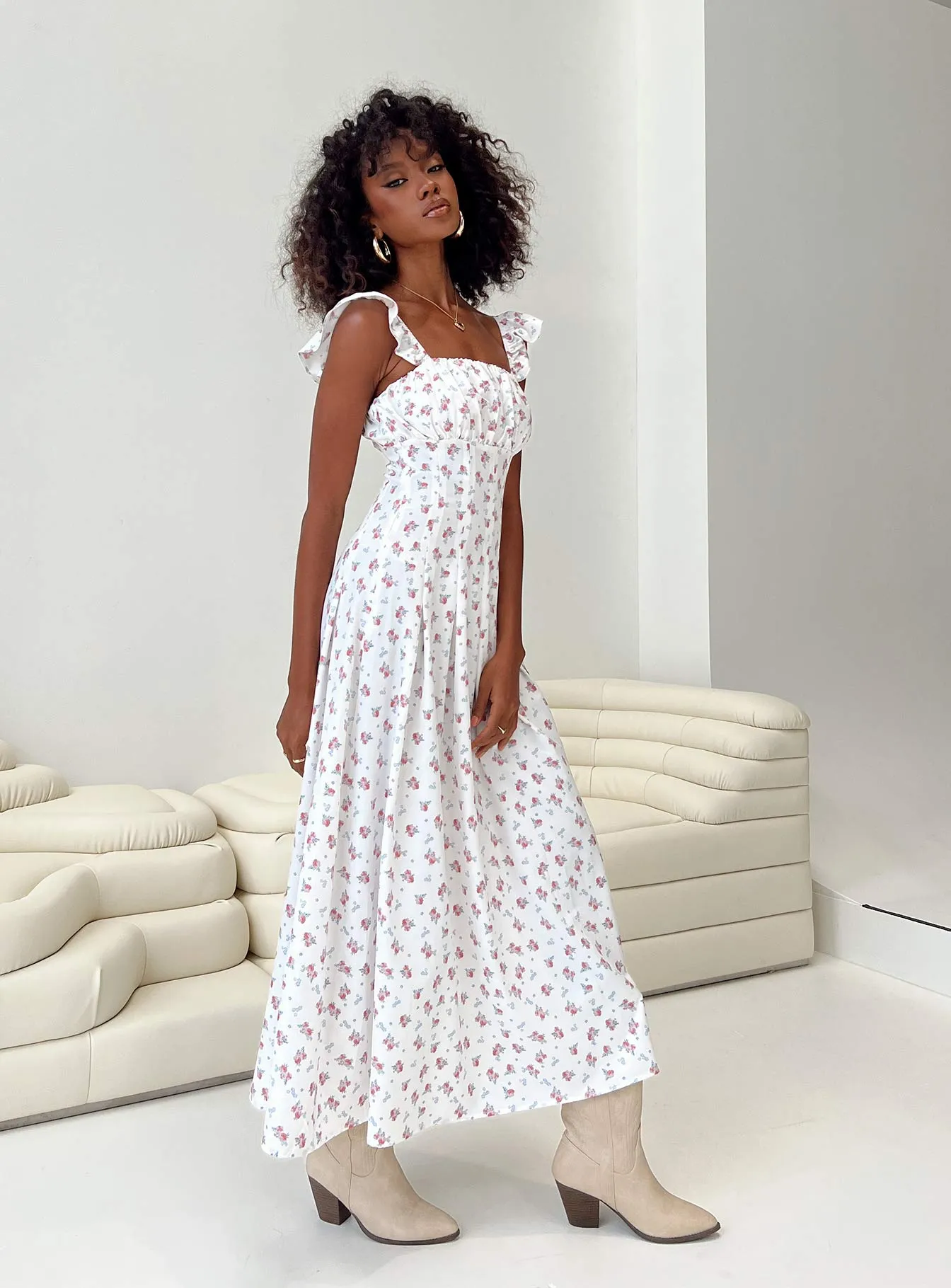 Alver Maxi Dress White Floral Timeless Soft Chic Wear