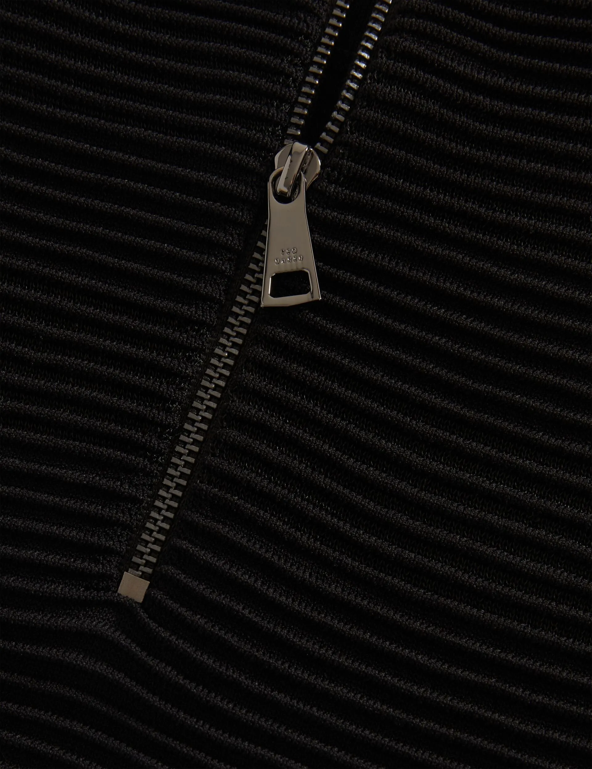 AMBERIA | BLACK simple design