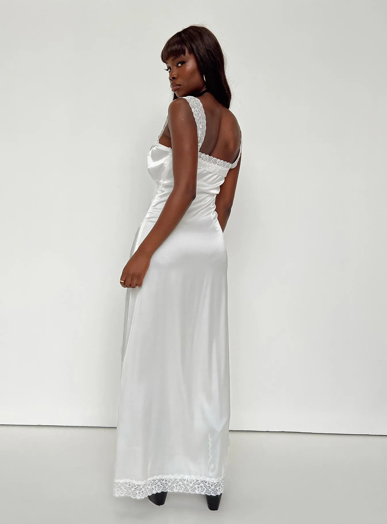 Ballerina Vintage Maxi Dress Porcelain Sage Detail Body Harmony