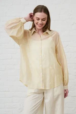 Bellow Sleeve Shirt in Butter Flower Active Style Trend Comfy Pieces