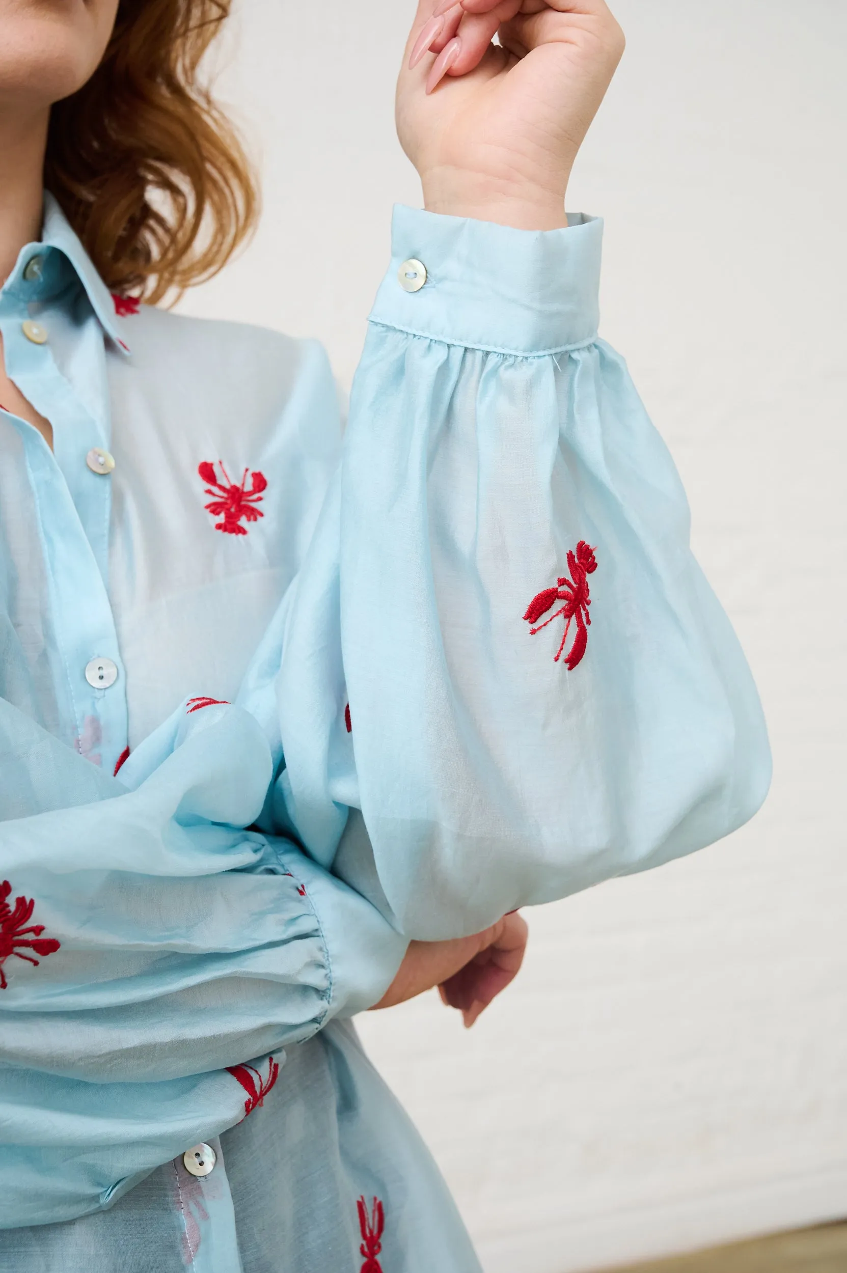 Comfort and Breathable Breathable apparel Bellow Sleeve Shirt in Embroidered Lobster