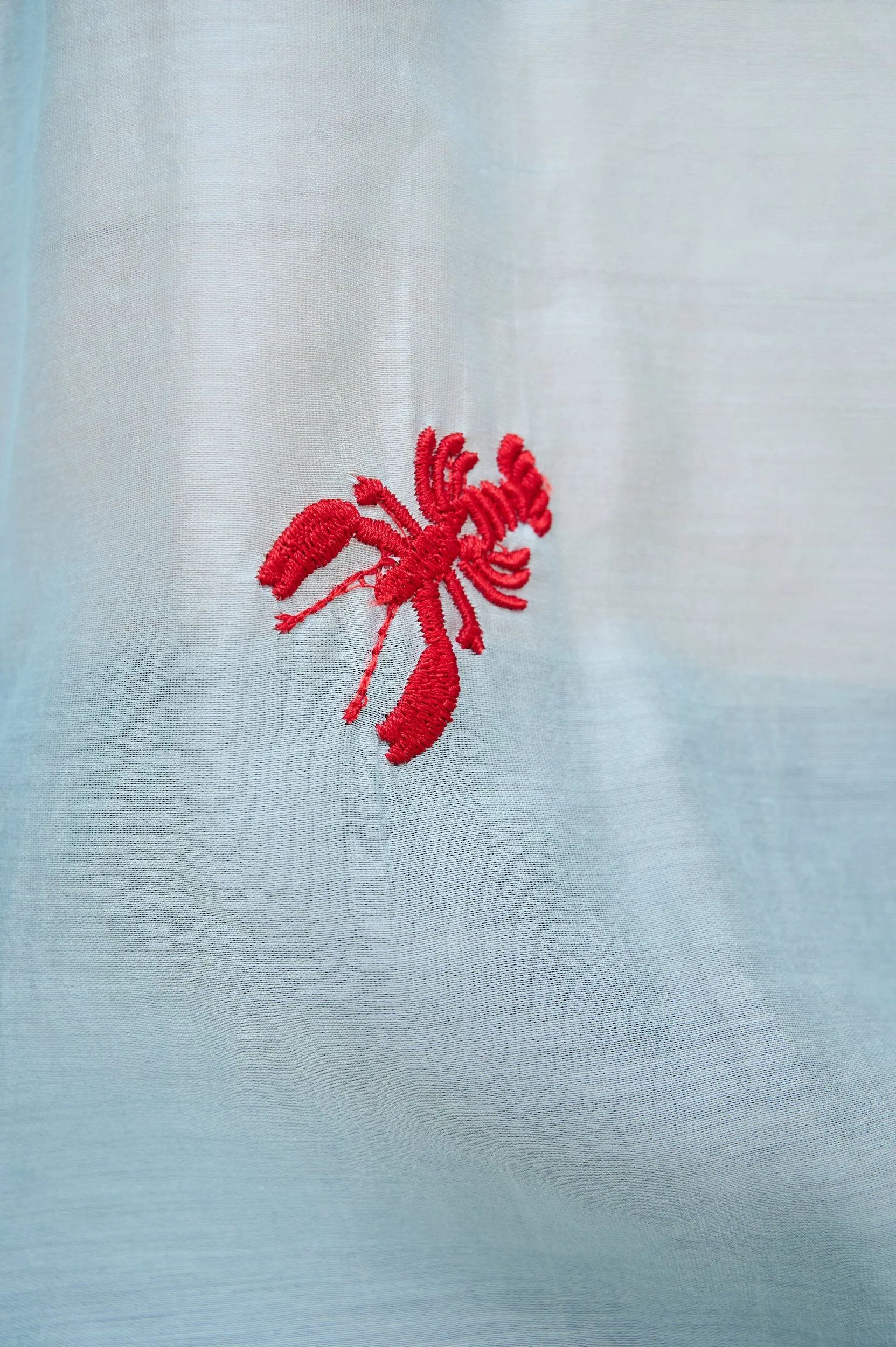 Bellow Sleeve Shirt in Embroidered Lobster easygoing look