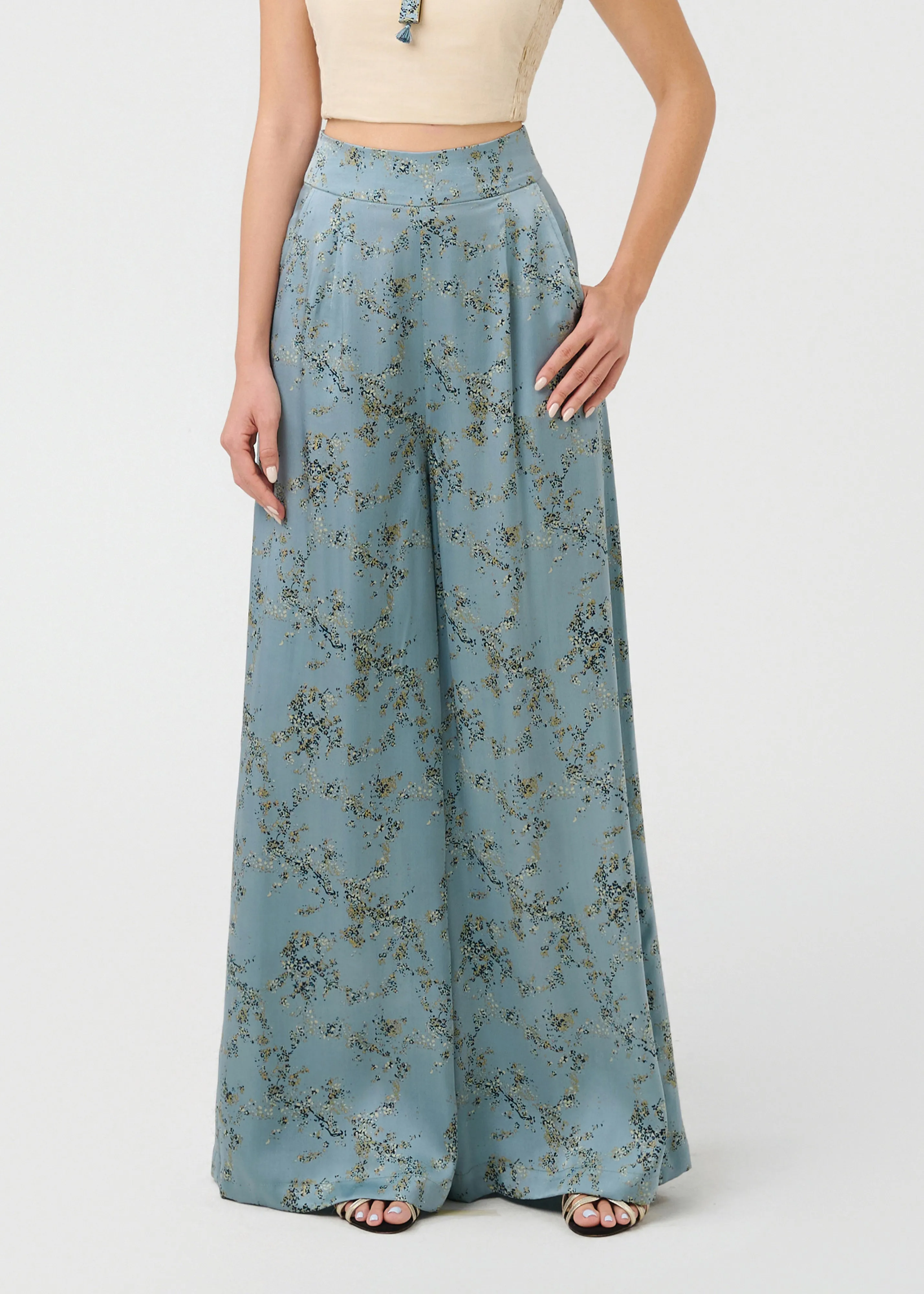 BINH MINH - FORGET-ME-NACRE Breathable Layer Fit Training Wear