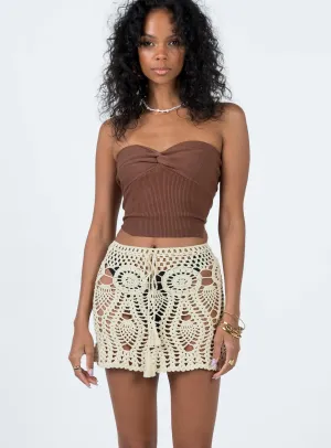 Blooming Crochet Mini Skirt Beige Sleek Motion Weekend Outfit