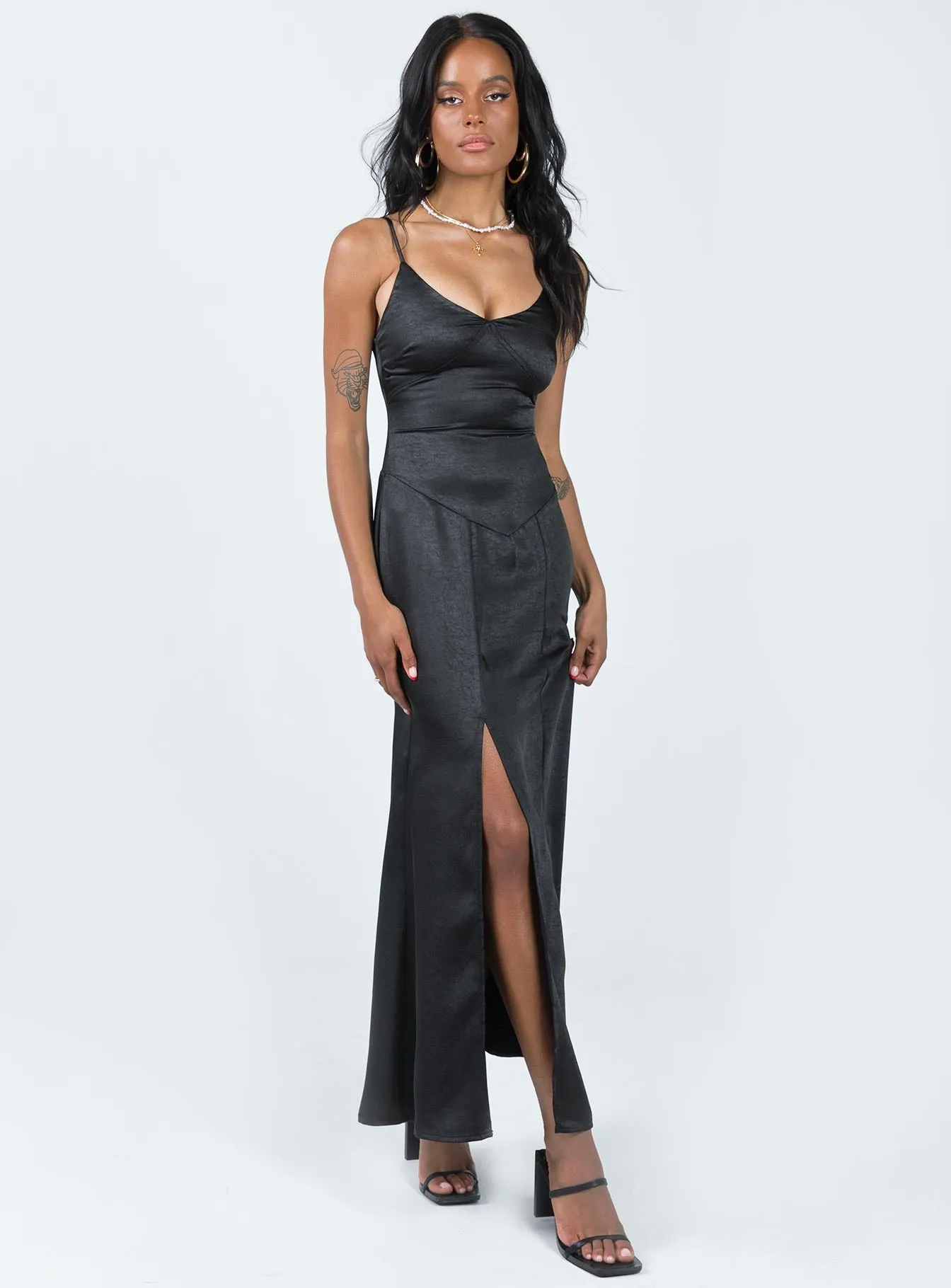 Dreamy Presence Carol Maxi Dress Black