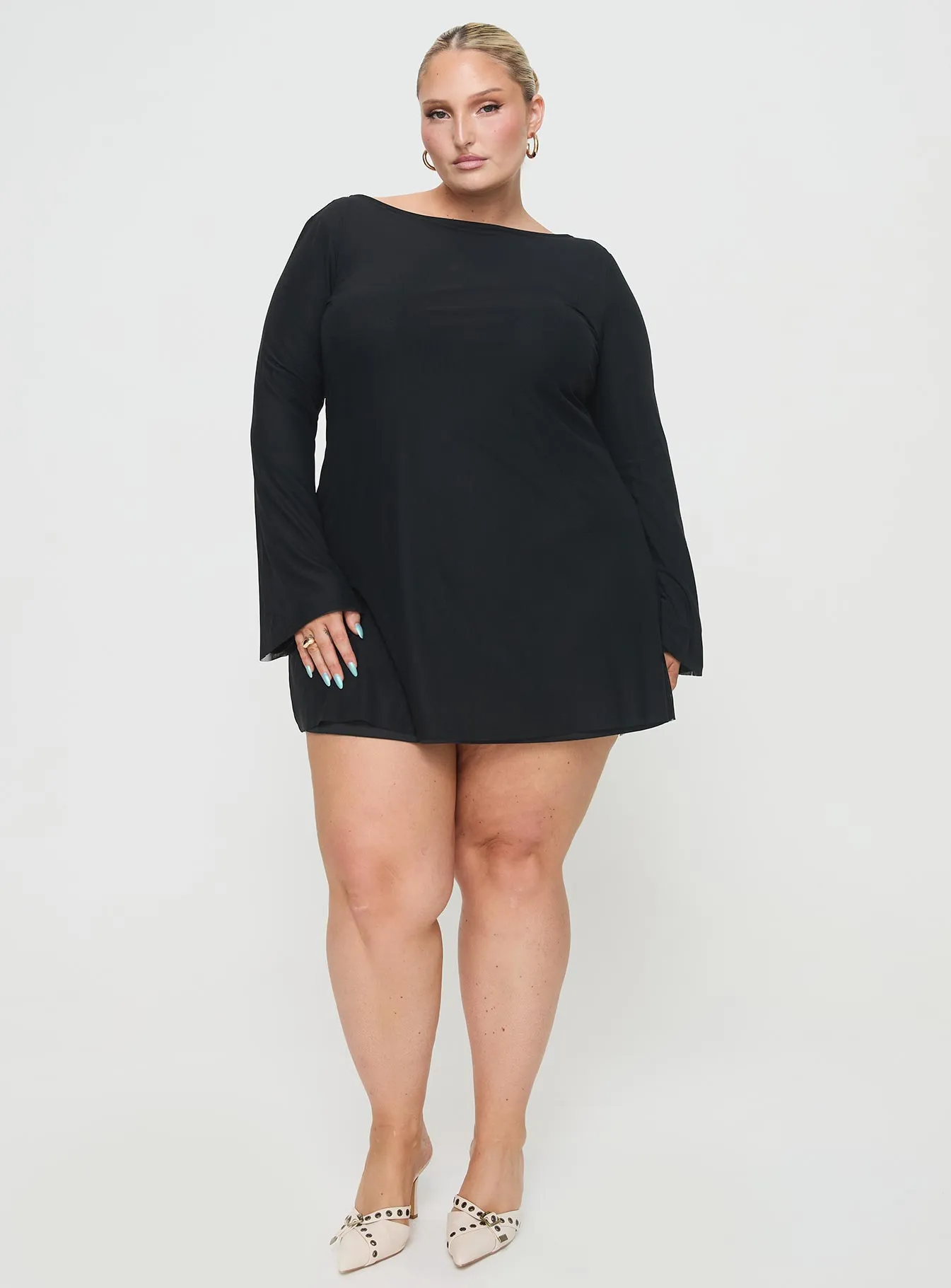 Balanced Tones Statement-Piece Lukea Long Sleeve Mini Dress Black Curve
