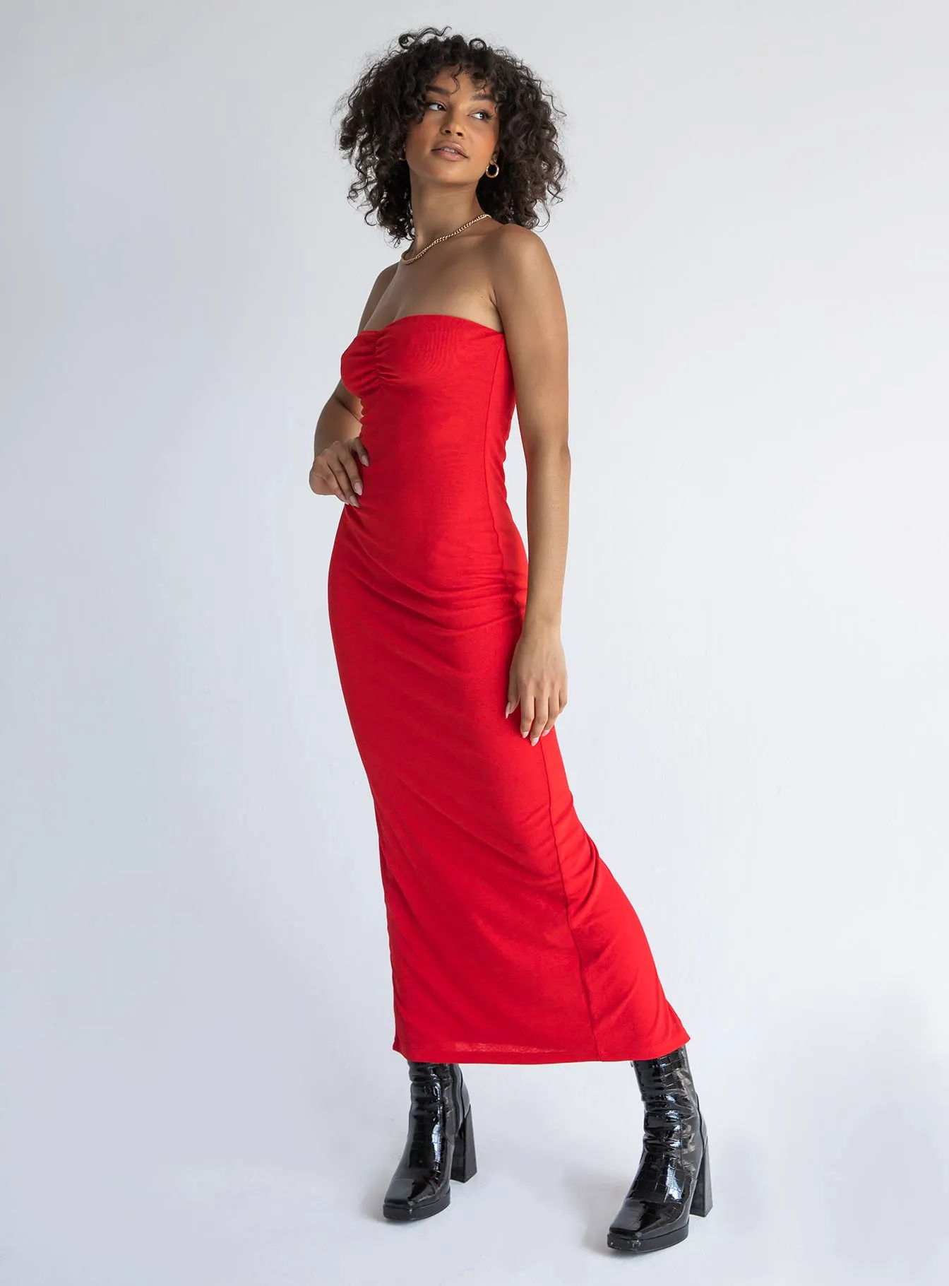 Elegant Line Texture Play Charm Strapless Midi Dress Red