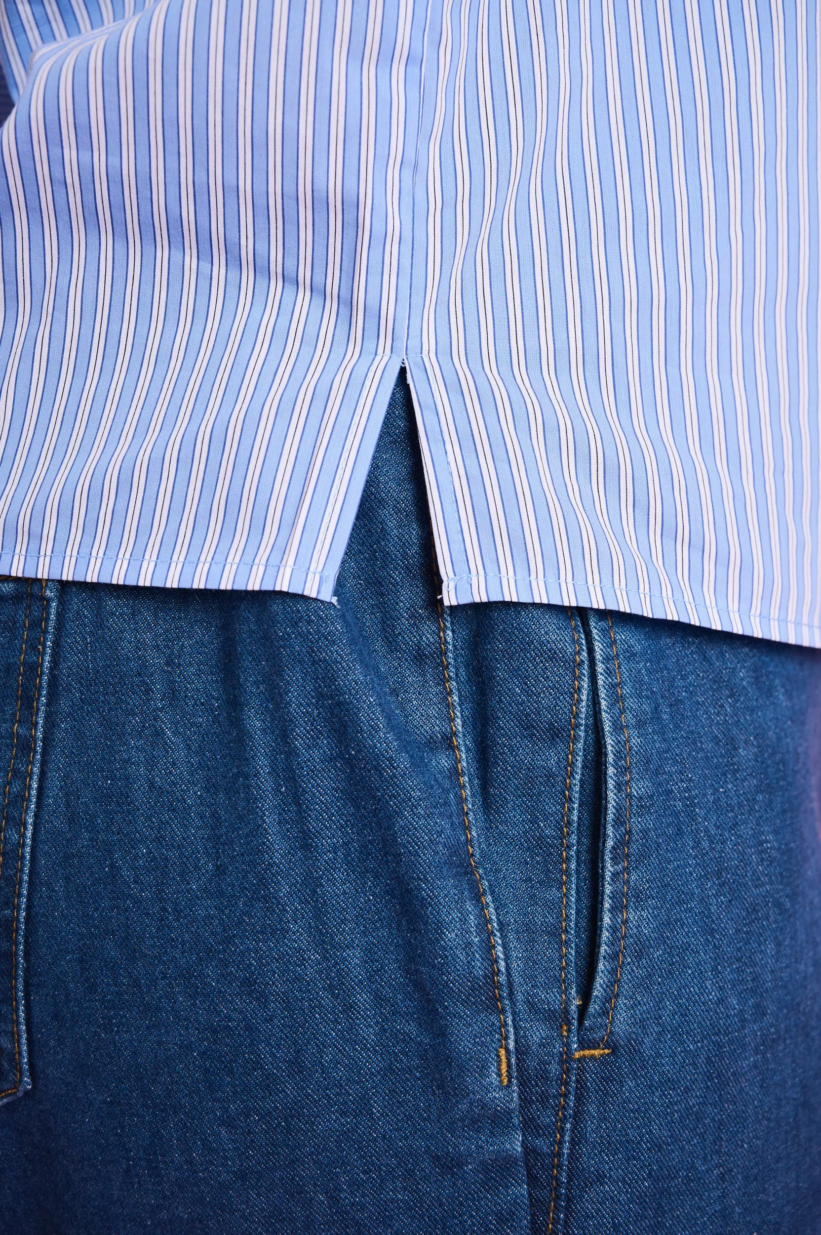 Peter Pan Collar Shirt in Blue Stripe Good stretch Modern Trend Look