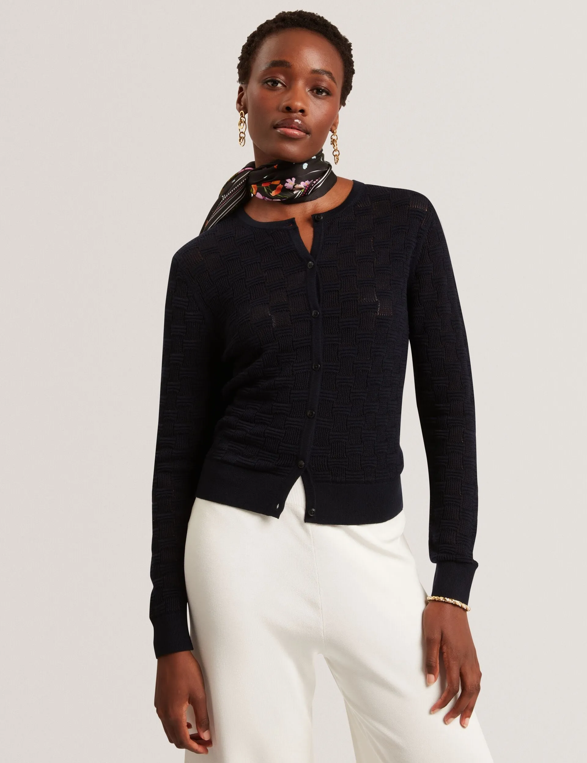 CAHRIE | NAVY Subtle Elegance Quick Layer