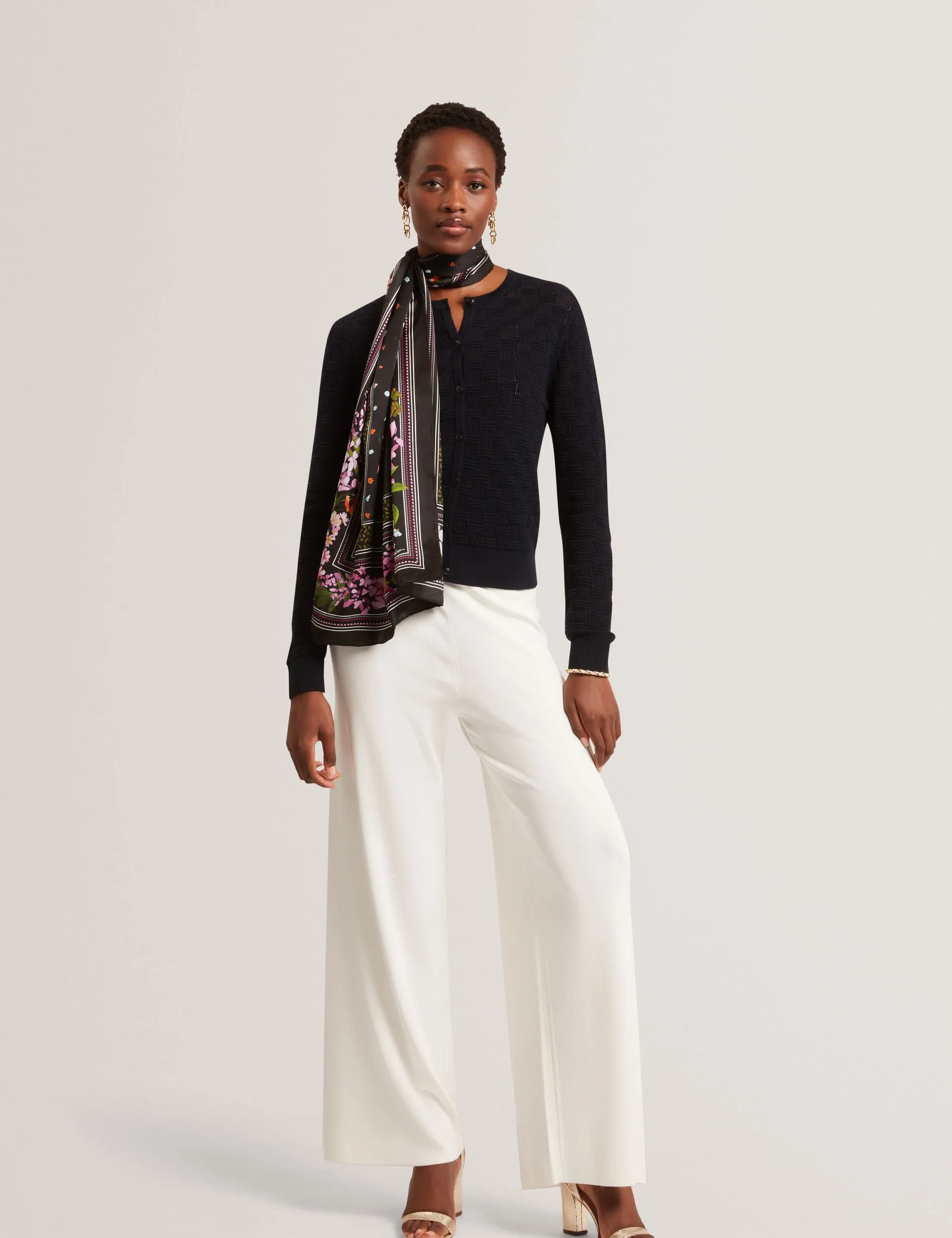 CAHRIE | NAVY City Style