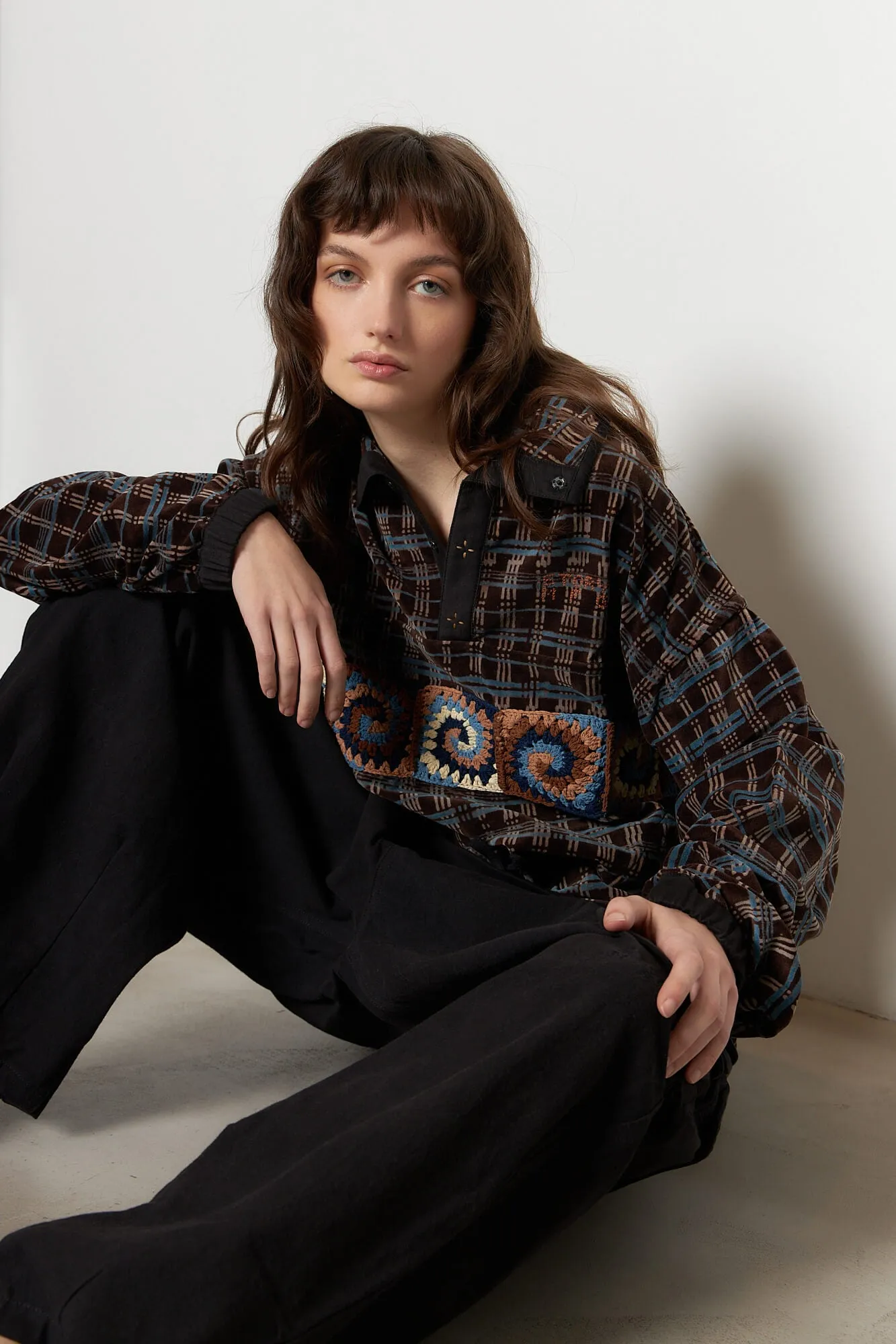 Cozy Basics Budget Polite Pullover Mountain Grid Velvet