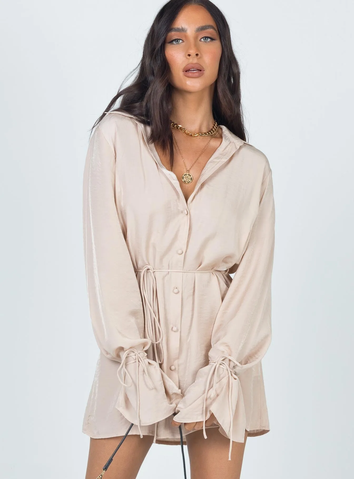 Outfit Core Forbidden Mini Dress Beige