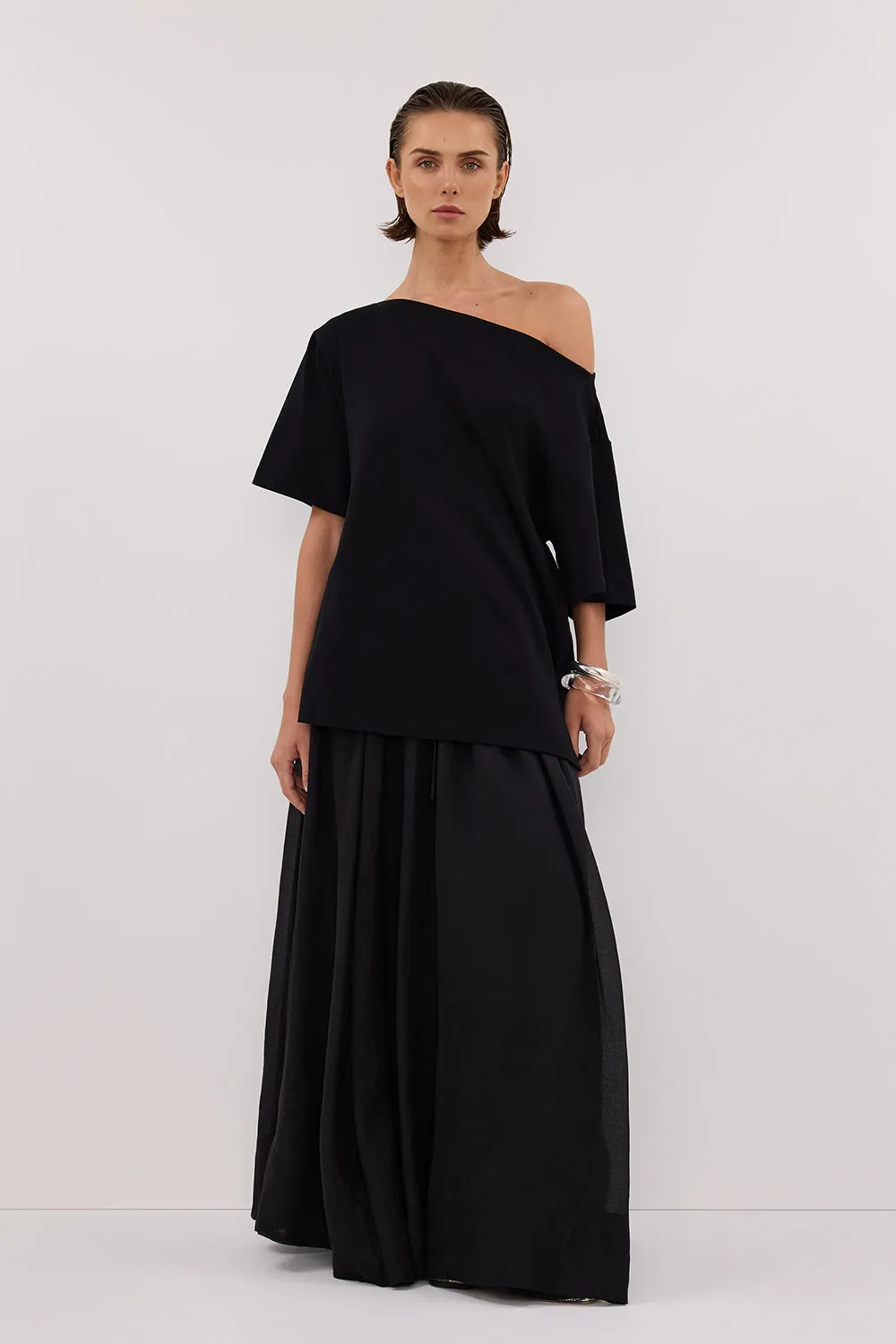 ESME BLACK ASYM BOAT NECK TEE Sporty Flex Relaxed Vibe