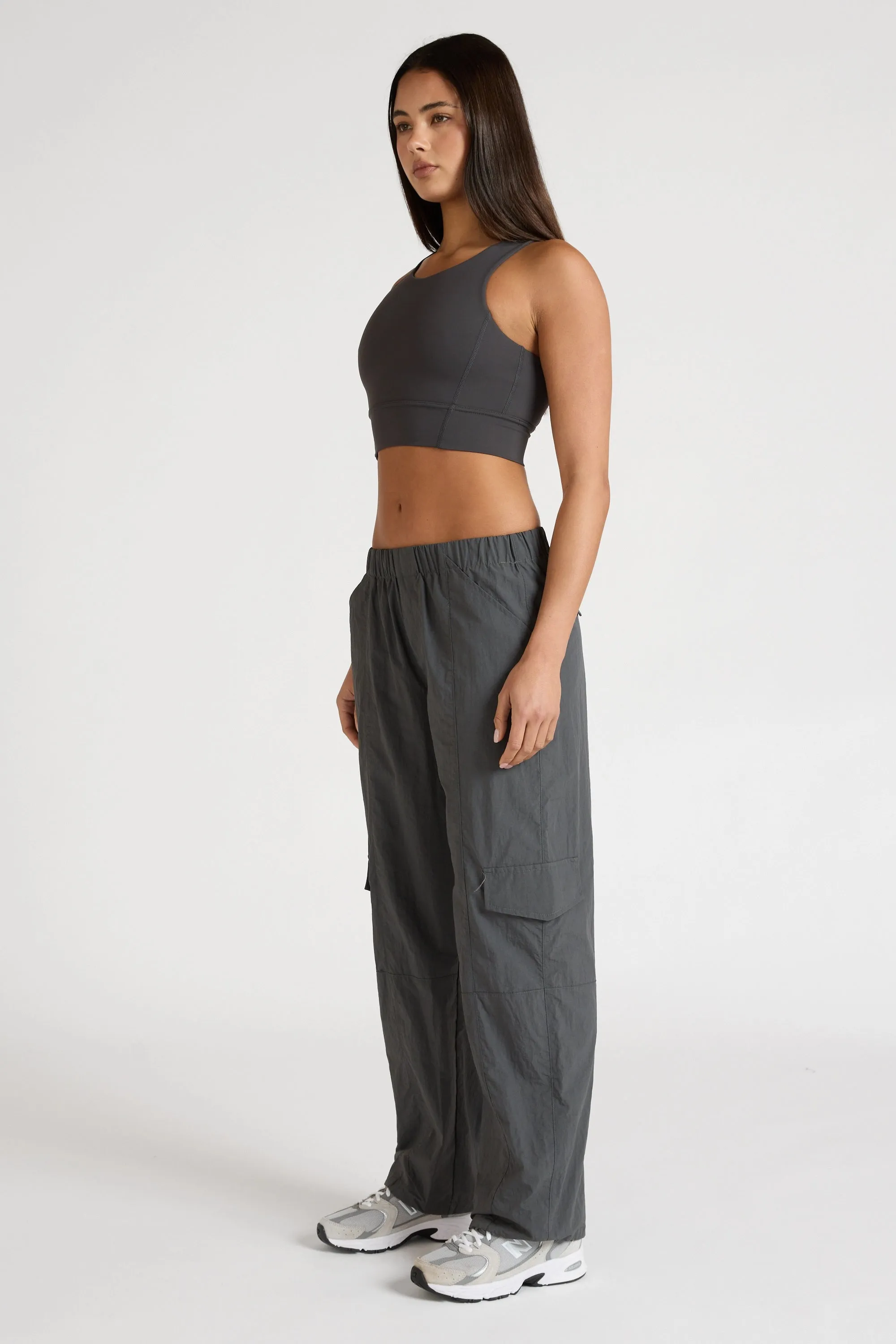 Wrinkle Resistant Finish Low Rise Fit Active Spray Parachute Pant