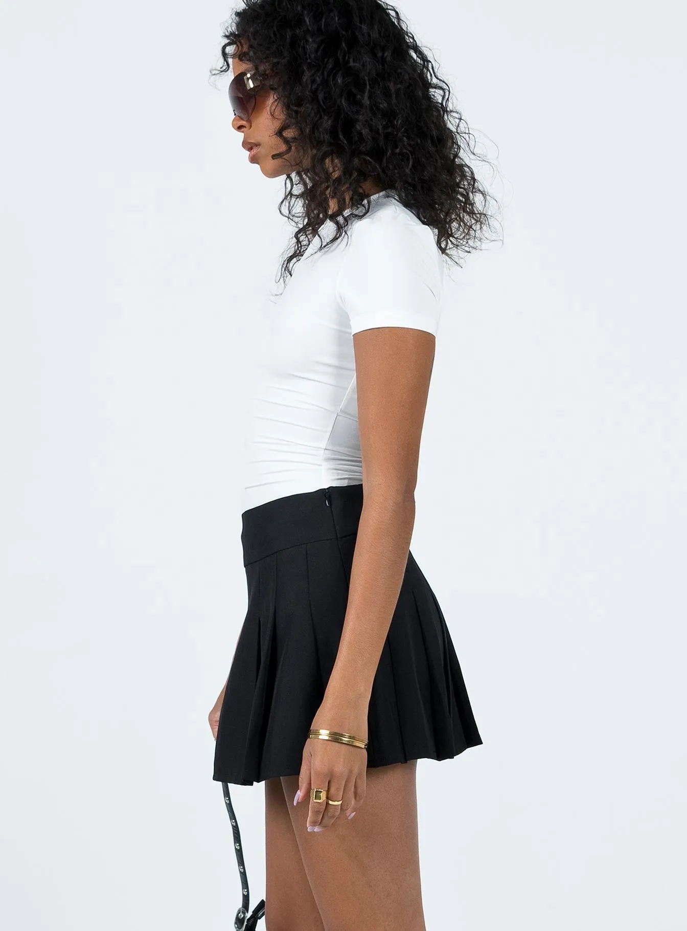 Calardo Pleated Mini Skirt Black Fresh Detail high contrast