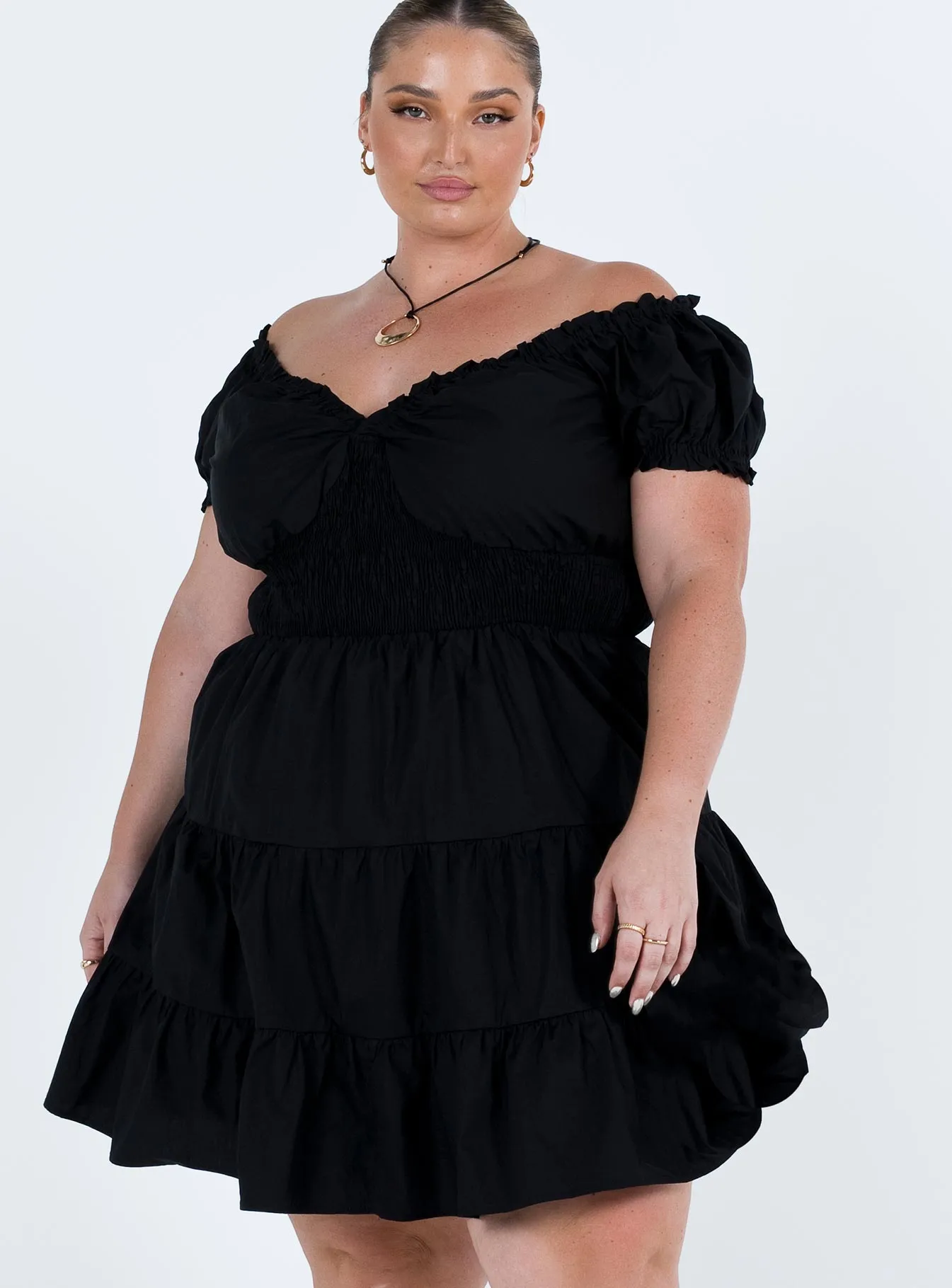 Formed Look Daniela Mini Dress Black Curve
