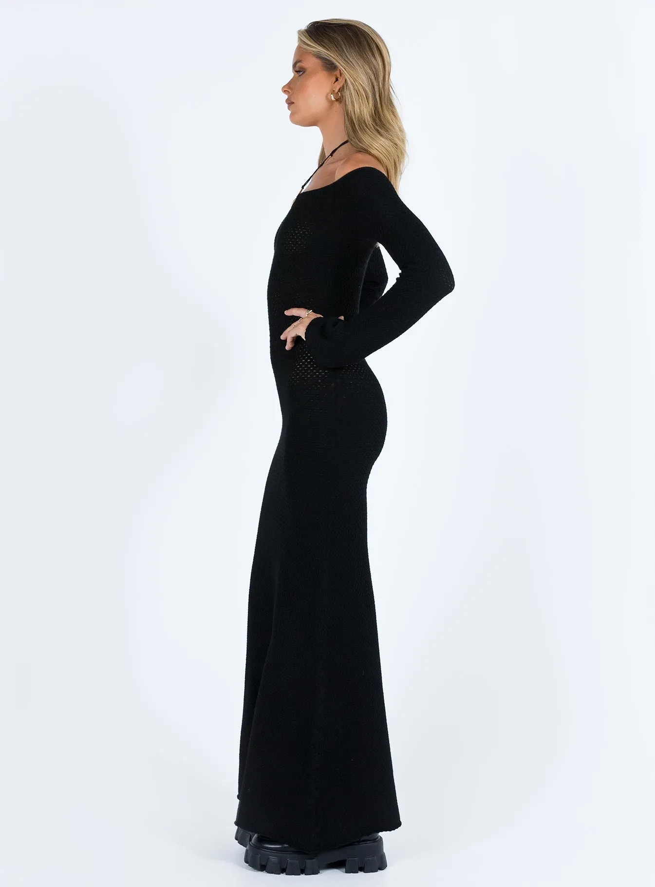Devyn Off The Shoulder Maxi Dress Black Lightweight Piece Must-have