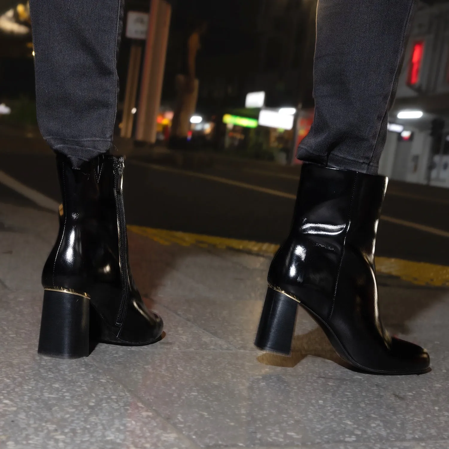 Ditto Ankle Boot | Black oiled leather Suede Heels Durable Material