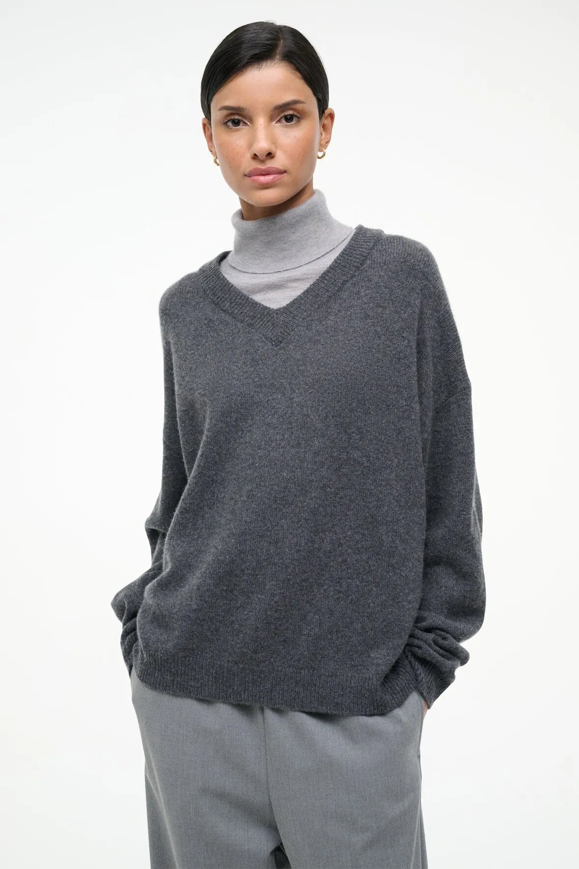 DORIS CASHMERE SWEATER | CHARCOAL Warm Classic