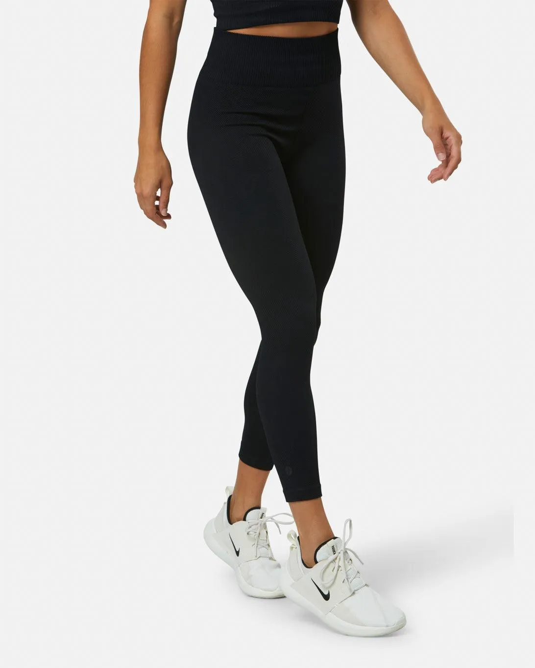 Lotus Chevron 7/8 Legging in Black Spark Glow