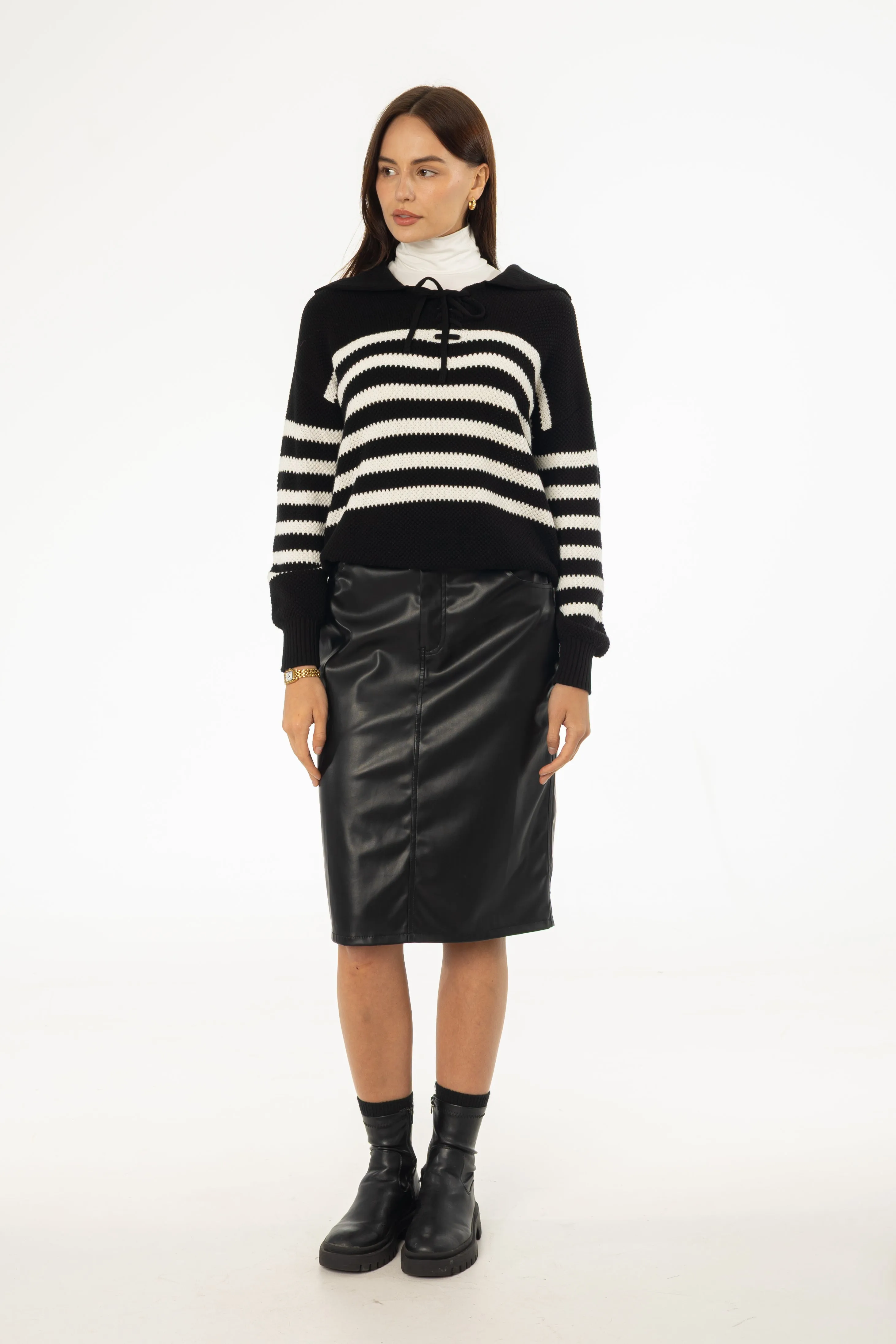 Non Irritating Texture Outfit Mix Black Vegan Leather Pencil Skirt