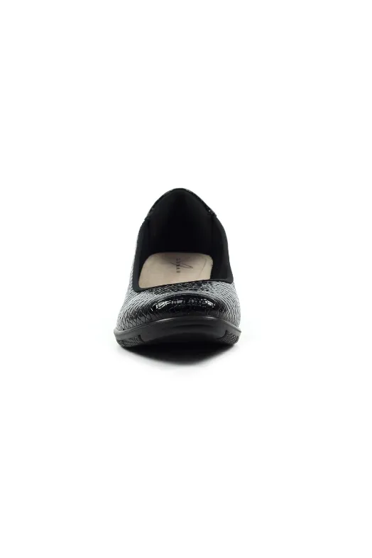 Lunar Winnie wedge shoe FLN050 in Black Memory Foam Standing All
