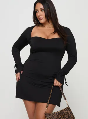 Modern and Stylish Clasp-Closure Dalzine Long Sleeve Mini Dress Black Curve