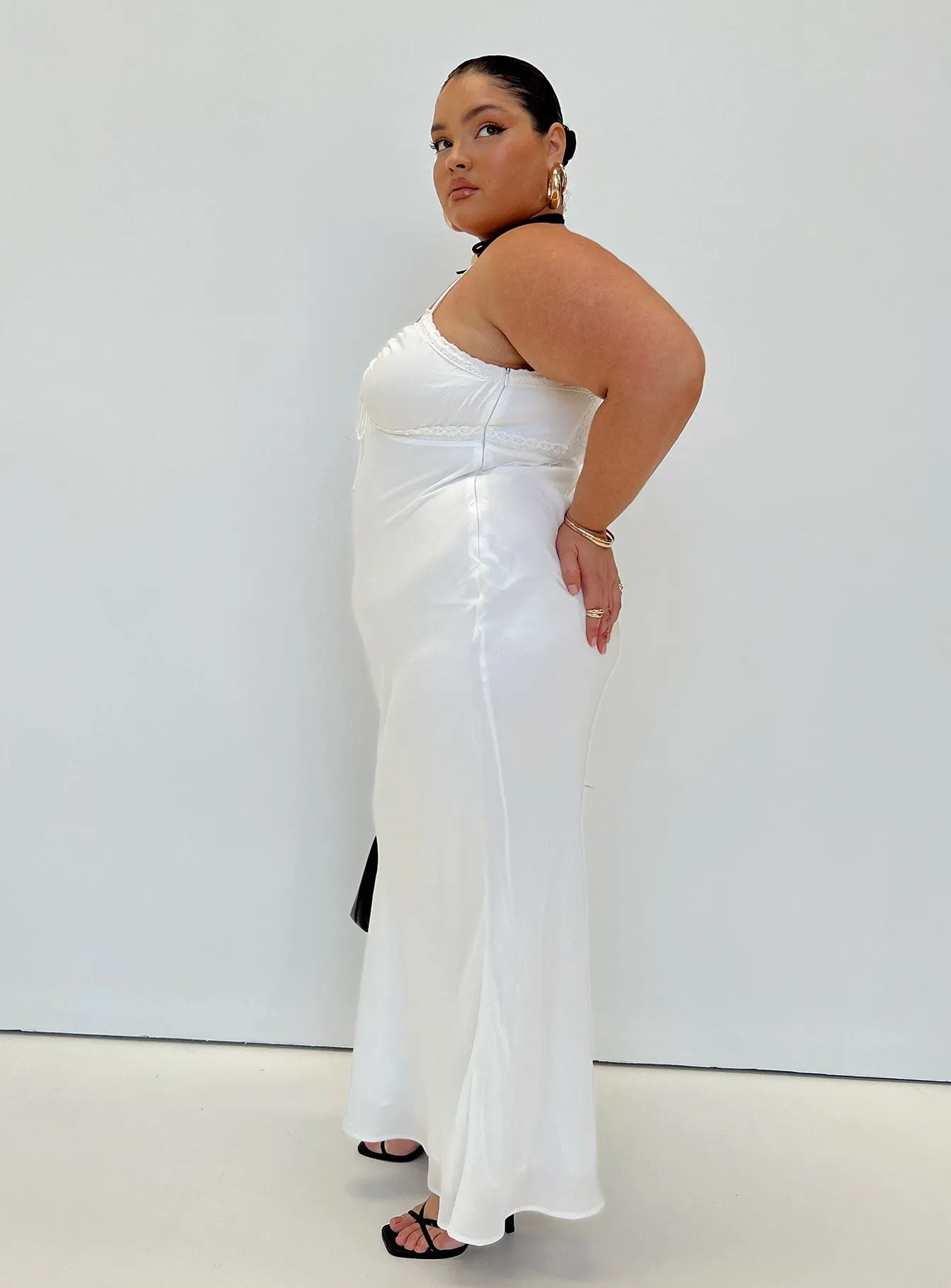Emily Maxi Dress White Curve Comfy Yet Stylish