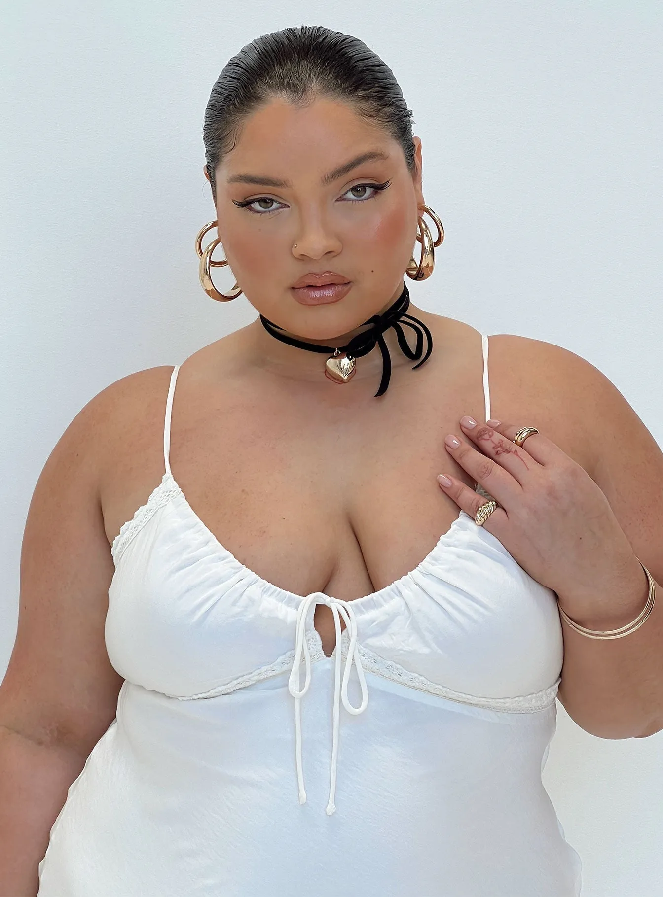 Soft Motion Contrast-Piping Emily Maxi Dress White Curve