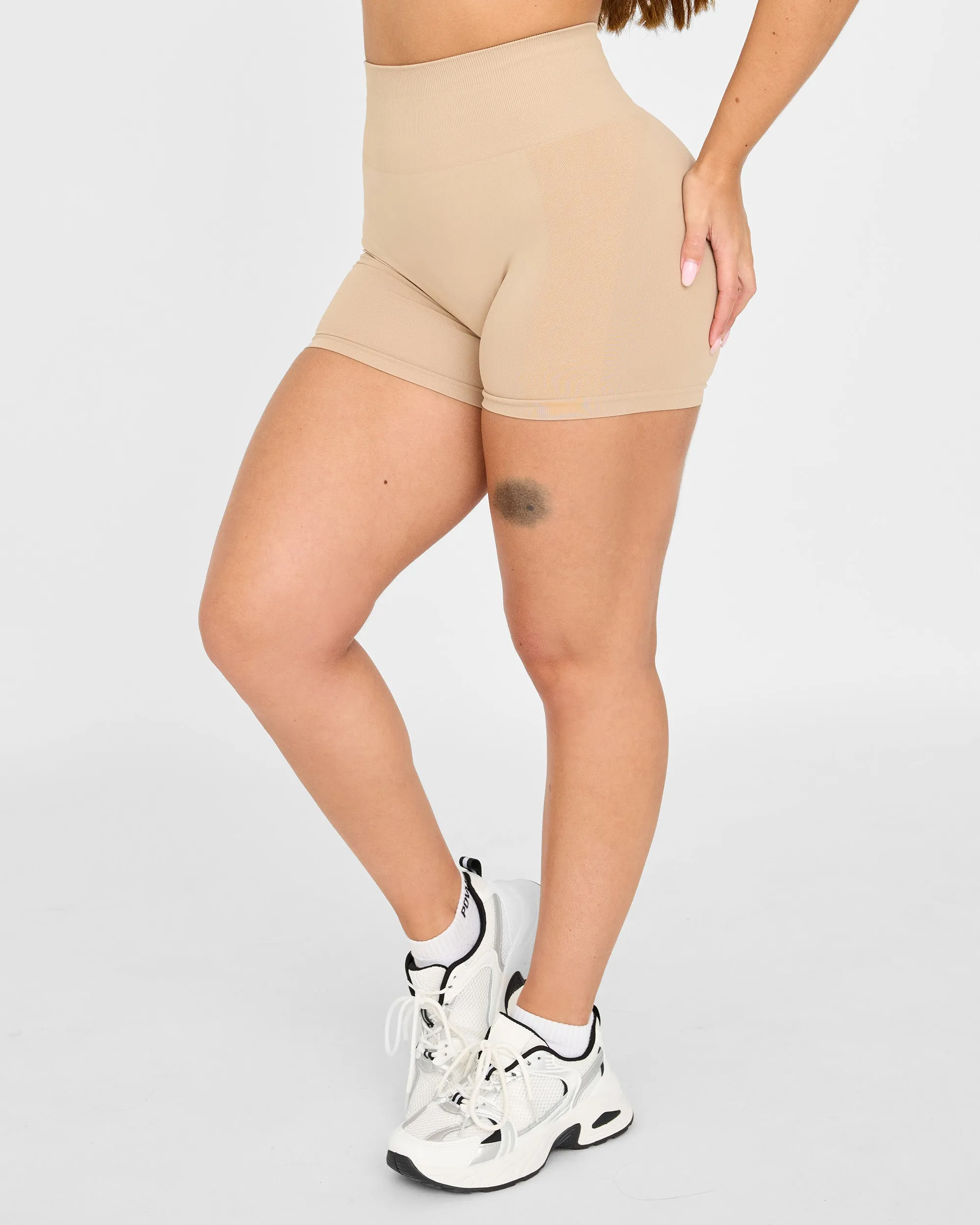 Evolve Seamless Shorts Non Irritating Tagless Sporty Comfort Fit