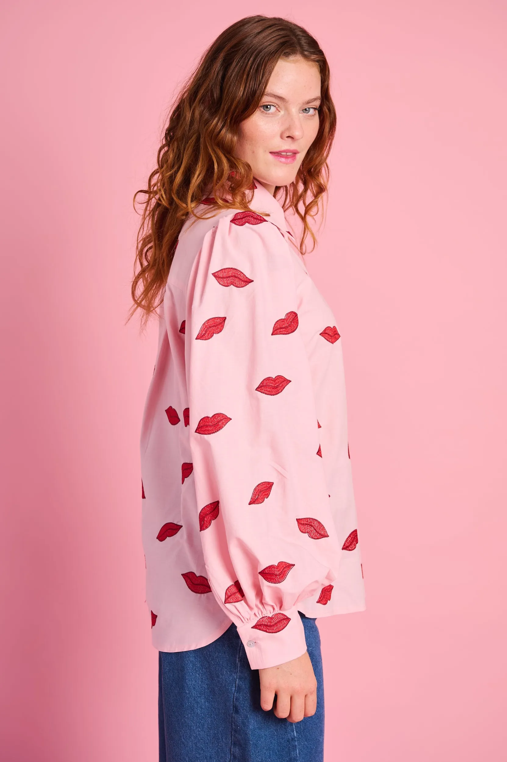 Sleek And Stylish Chic Fit The Essential Shirt with Embroidered Lips