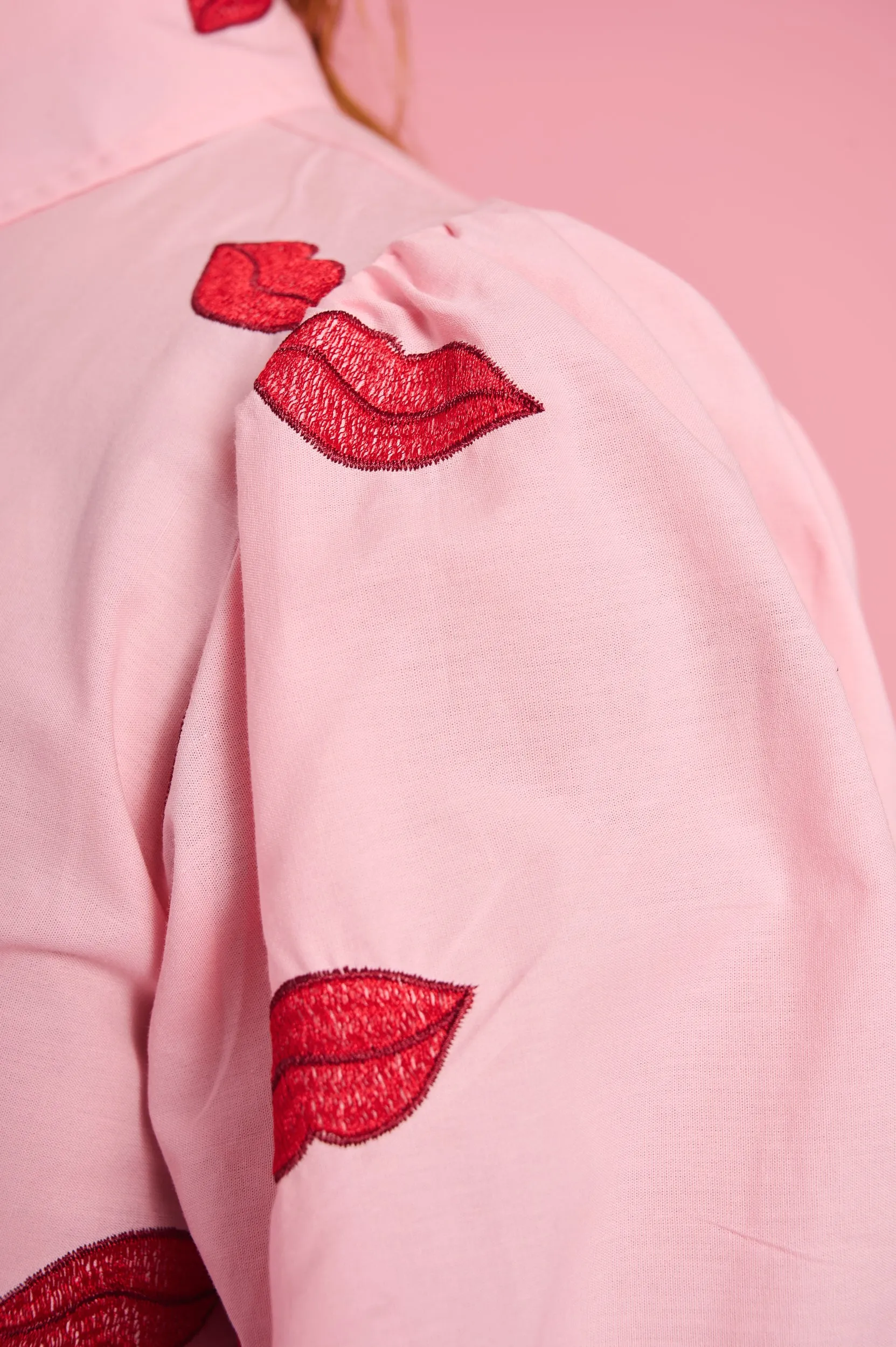 Regular fit normality The Essential Shirt with Embroidered Lips