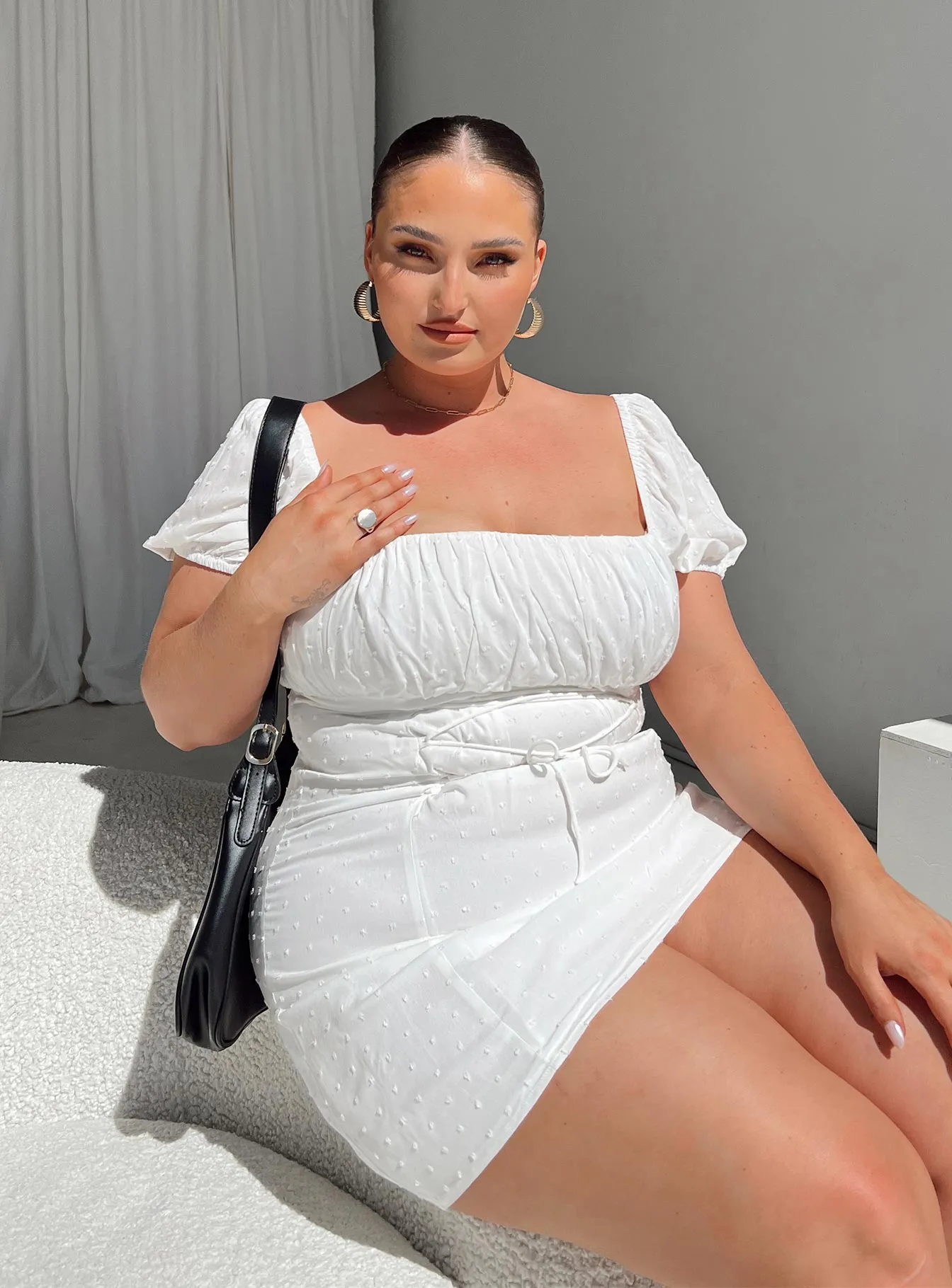 Artistic Shape Relaxed Mood Fauci Mini Dress White Curve