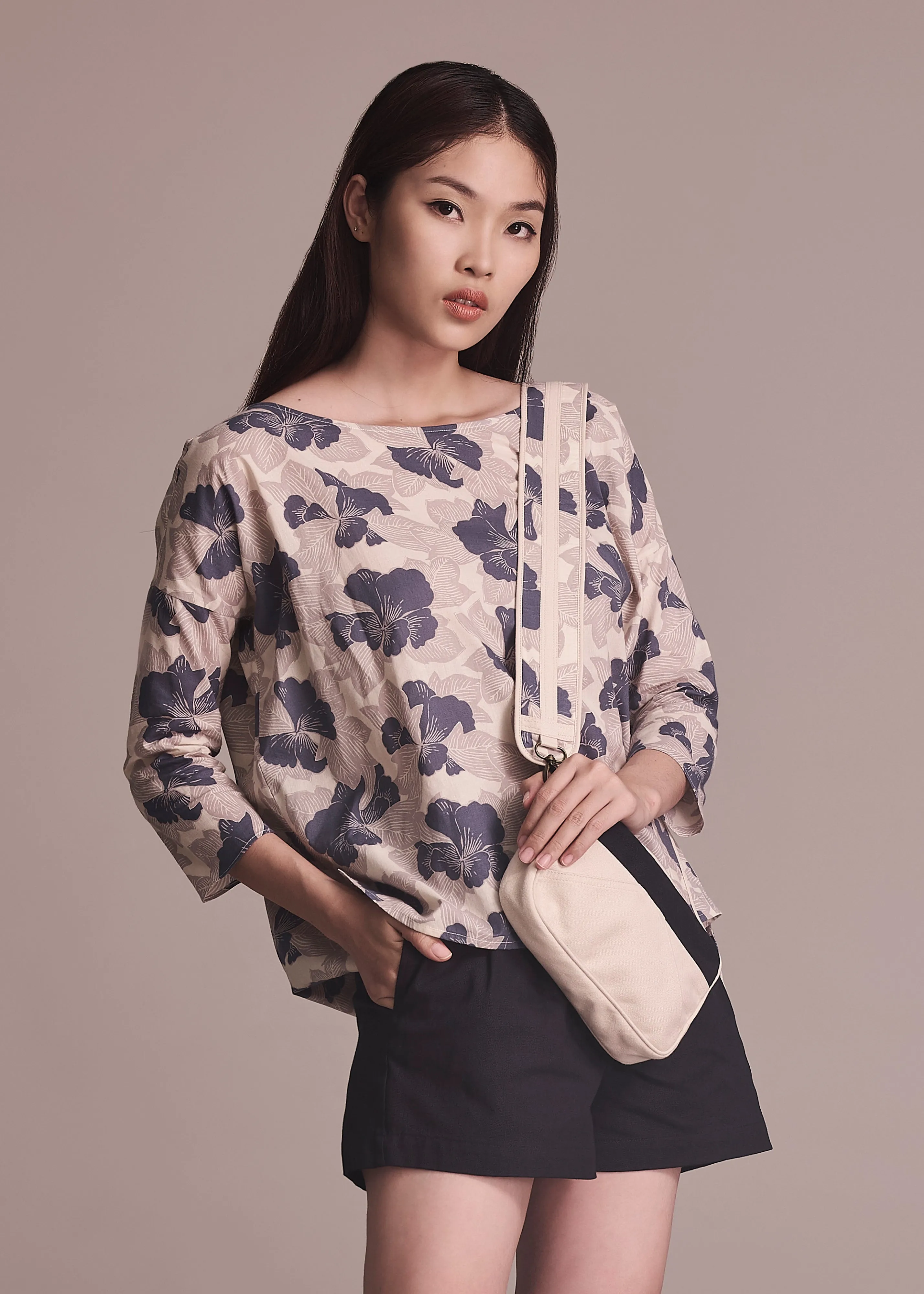 Layered Panel Design GARDENIA - BLACK MANGOSTEEN