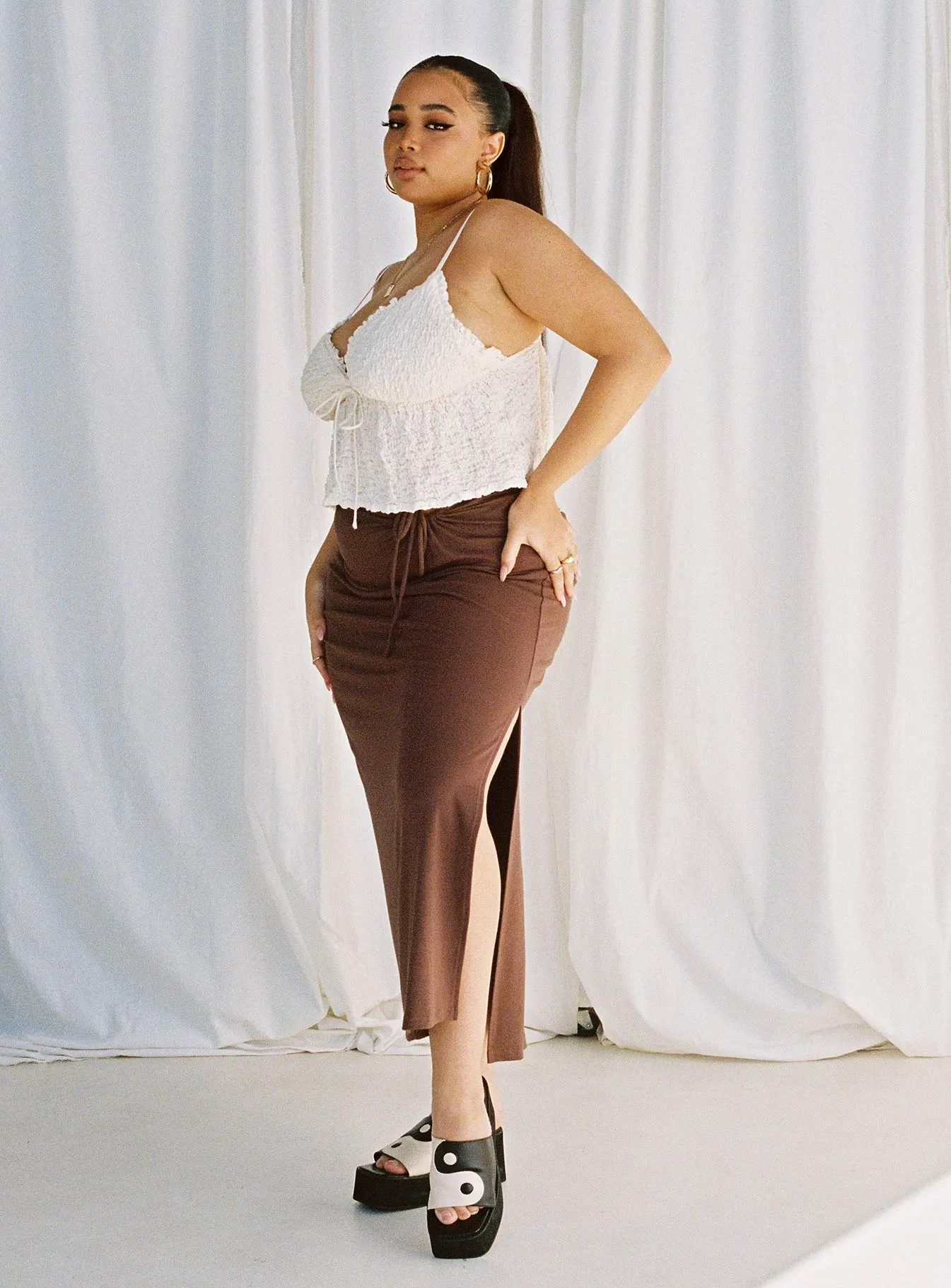 Caroline Midi Skirt Brown Curve Sustainable All Day Look