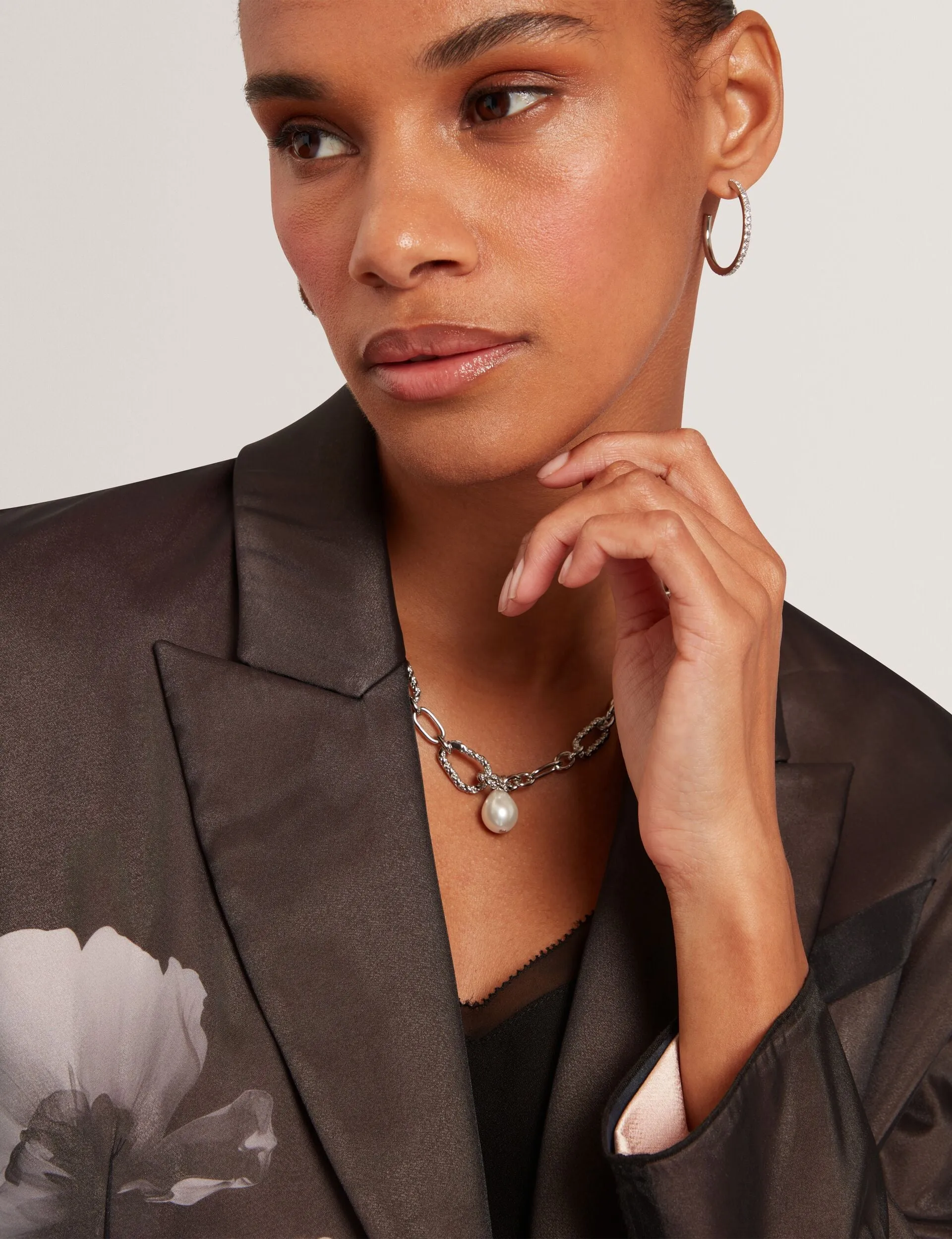 Hooded style Flex Fit Fabric NUBIAA | BLACK