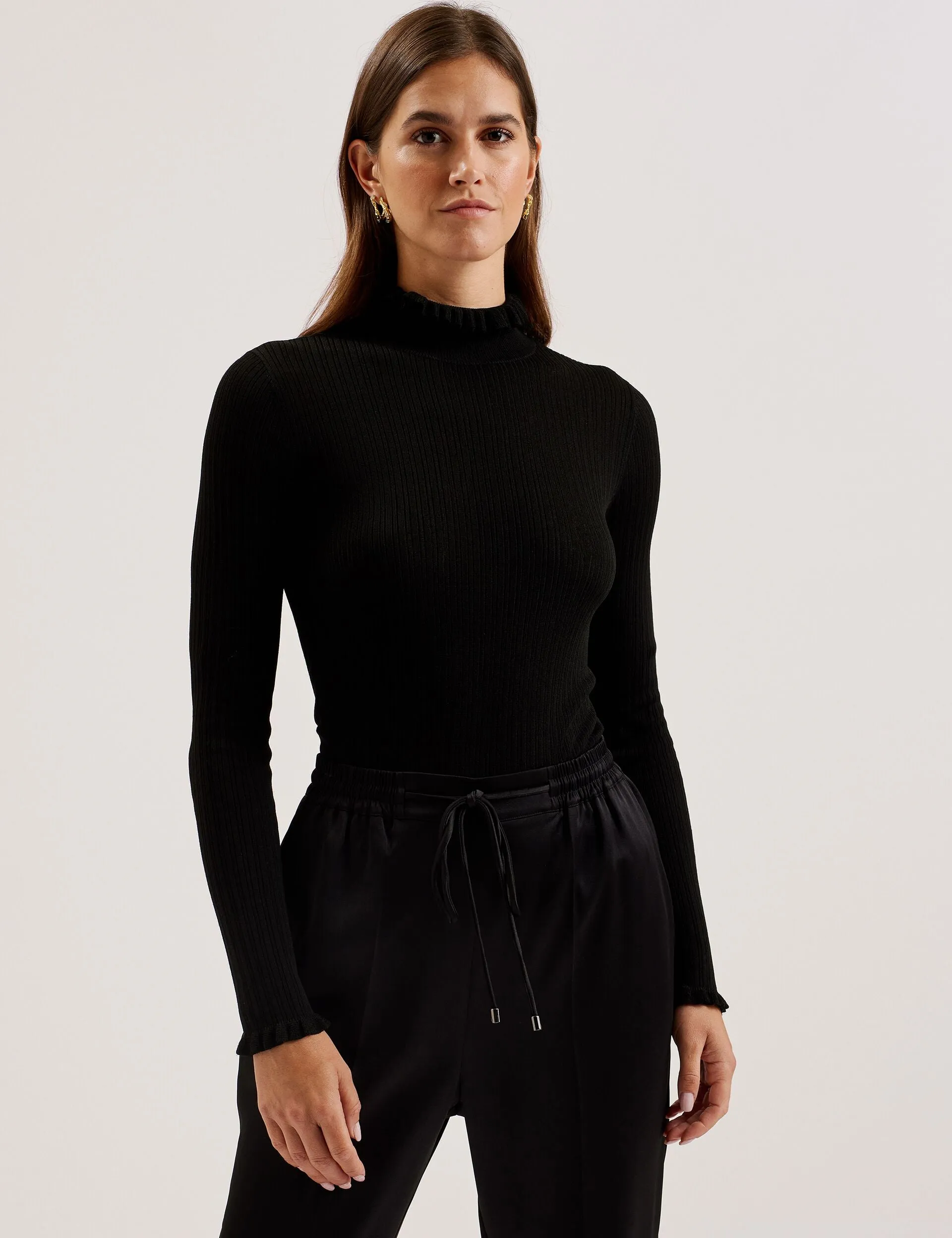 Ventilated Panels Layered Knit Design JANITTT | BLACK
