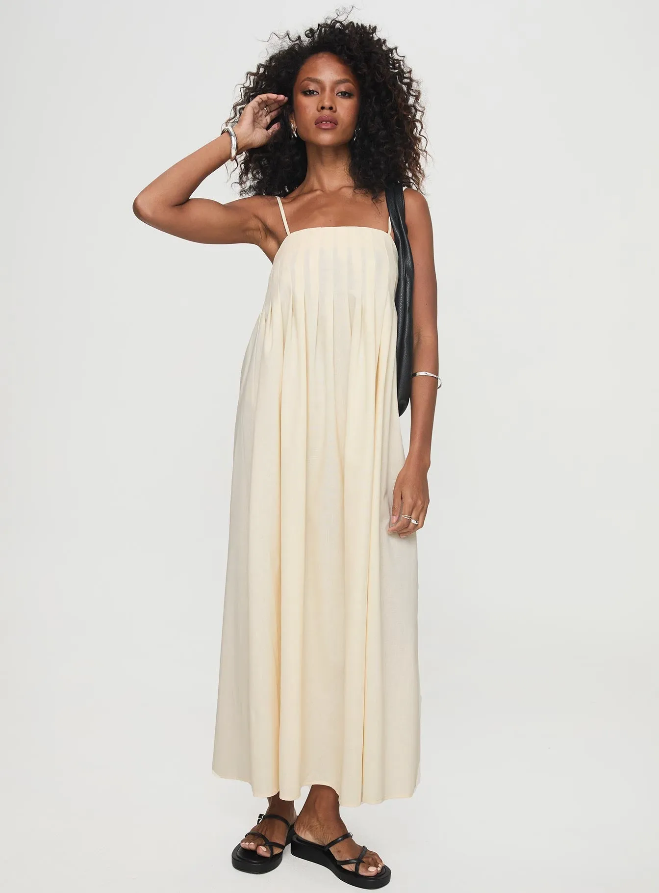 Soft and Relaxed Frankye Maxi Dress Cream