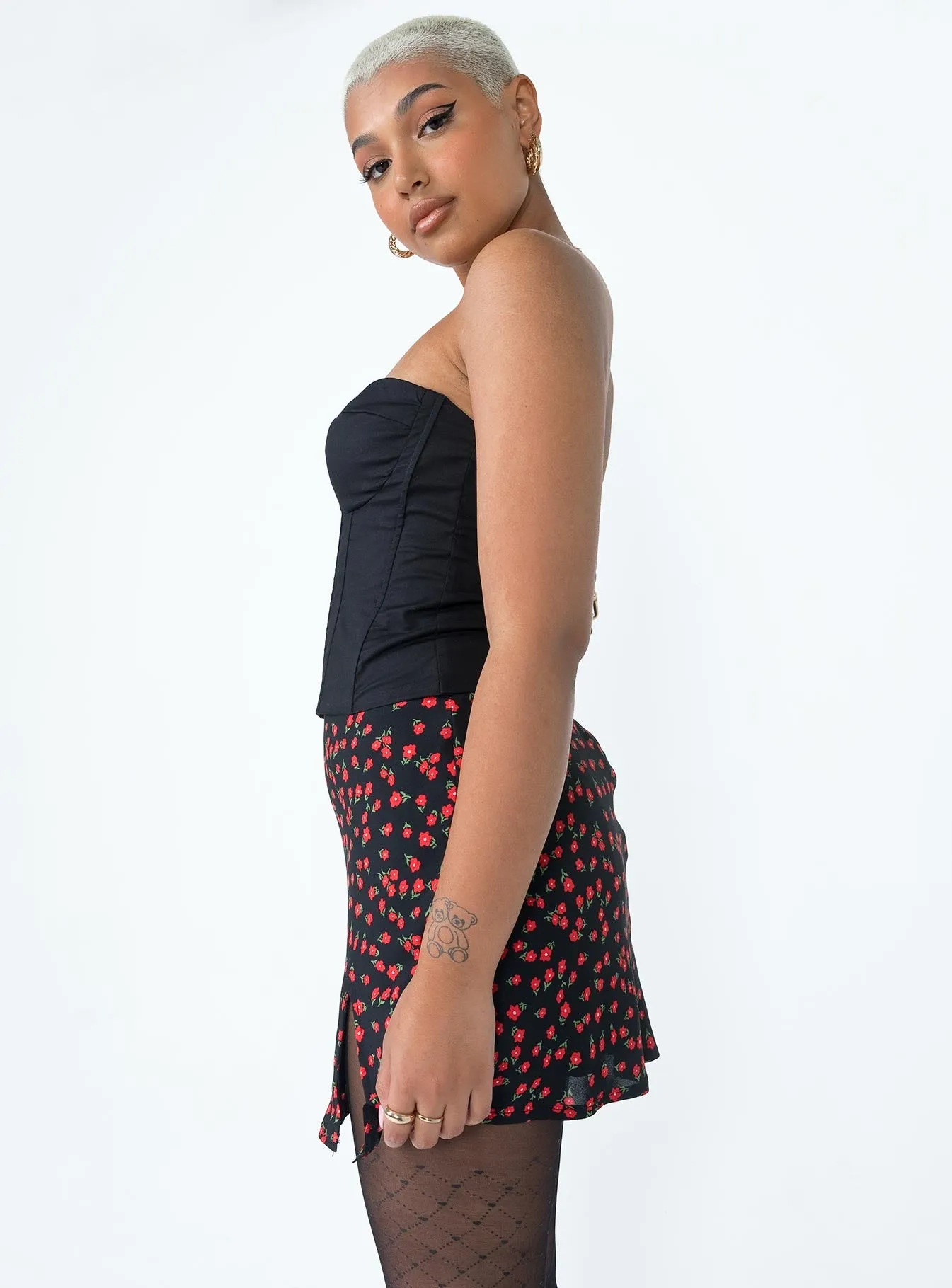 Kerri Mini Skirt Black Floral Modern Combo Daily Essential