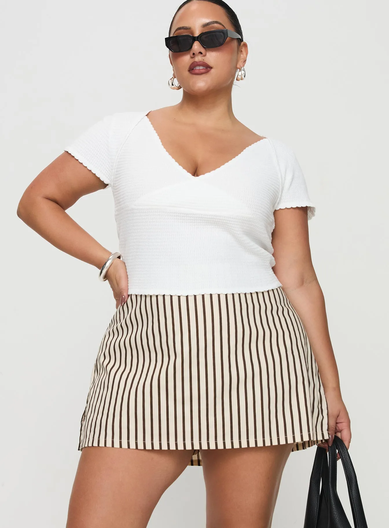 Gigi Skort Beige Stripe Curve Comfortable Feel muted tone